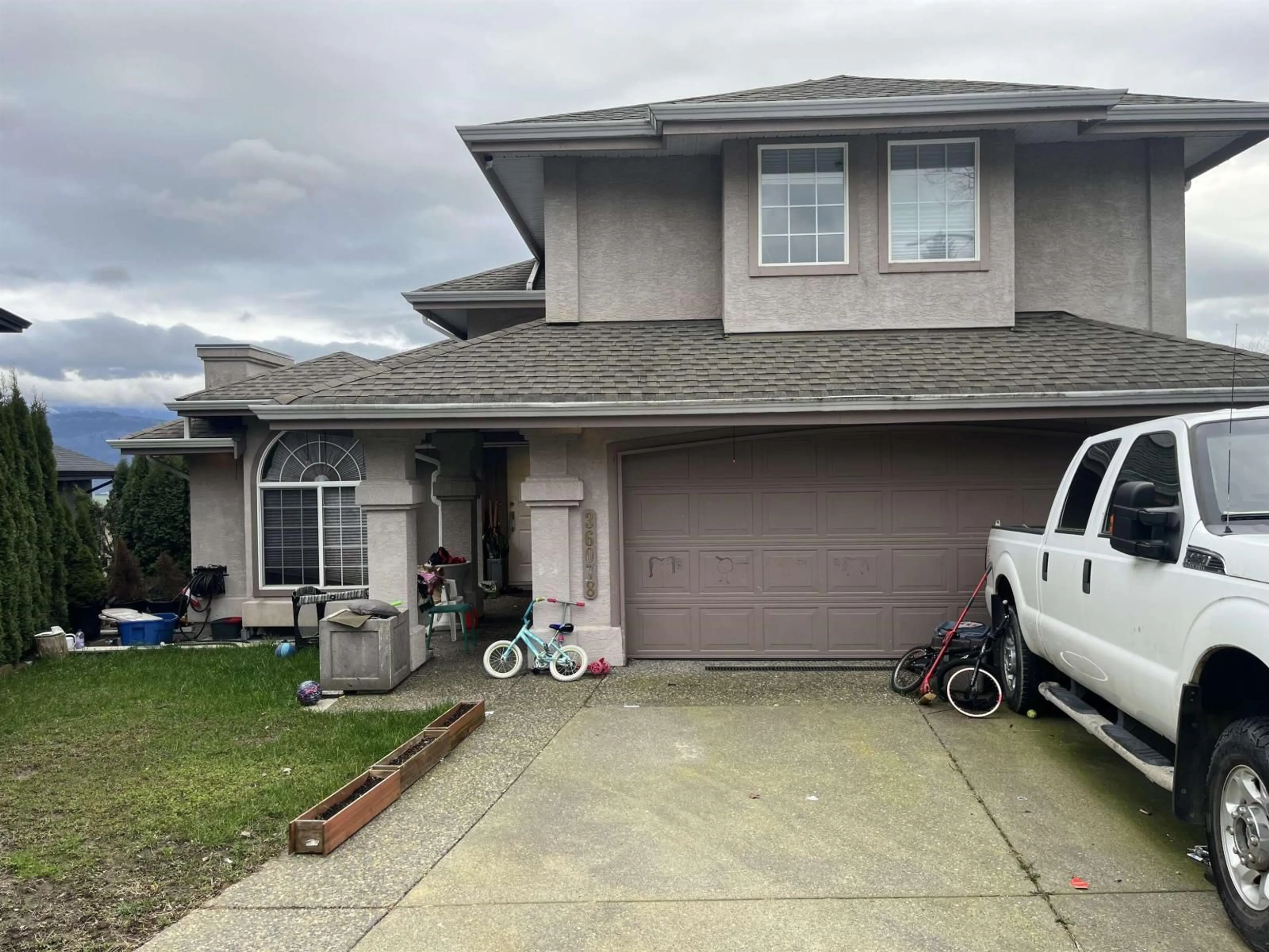 Home with vinyl exterior material, street for 36078 MARQUIS COURT, Abbotsford British Columbia V3G1L1