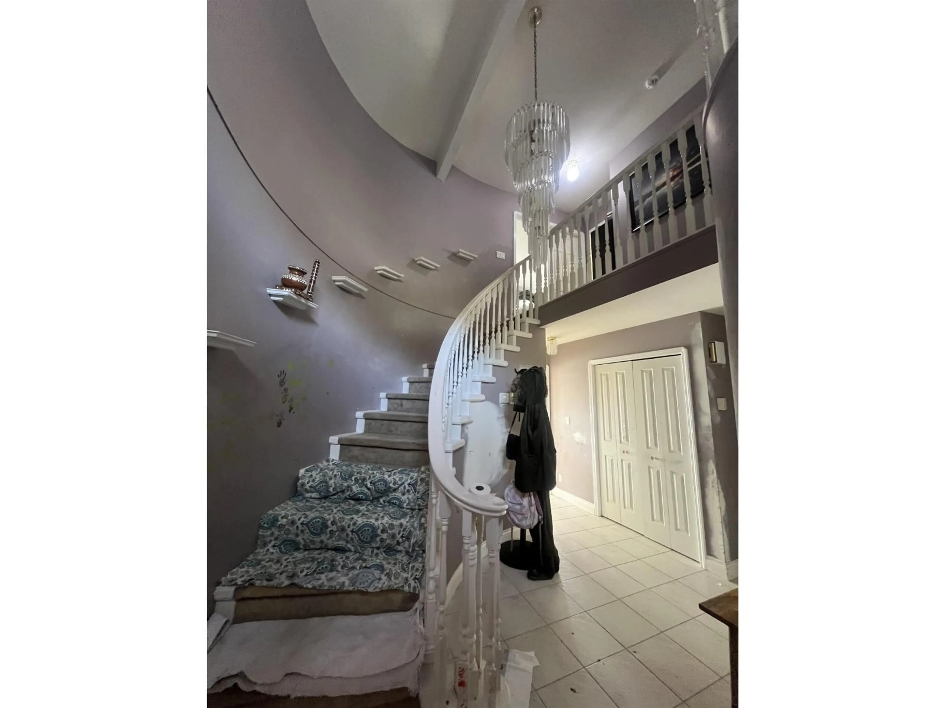 Indoor foyer for 36078 MARQUIS COURT, Abbotsford British Columbia V3G1L1