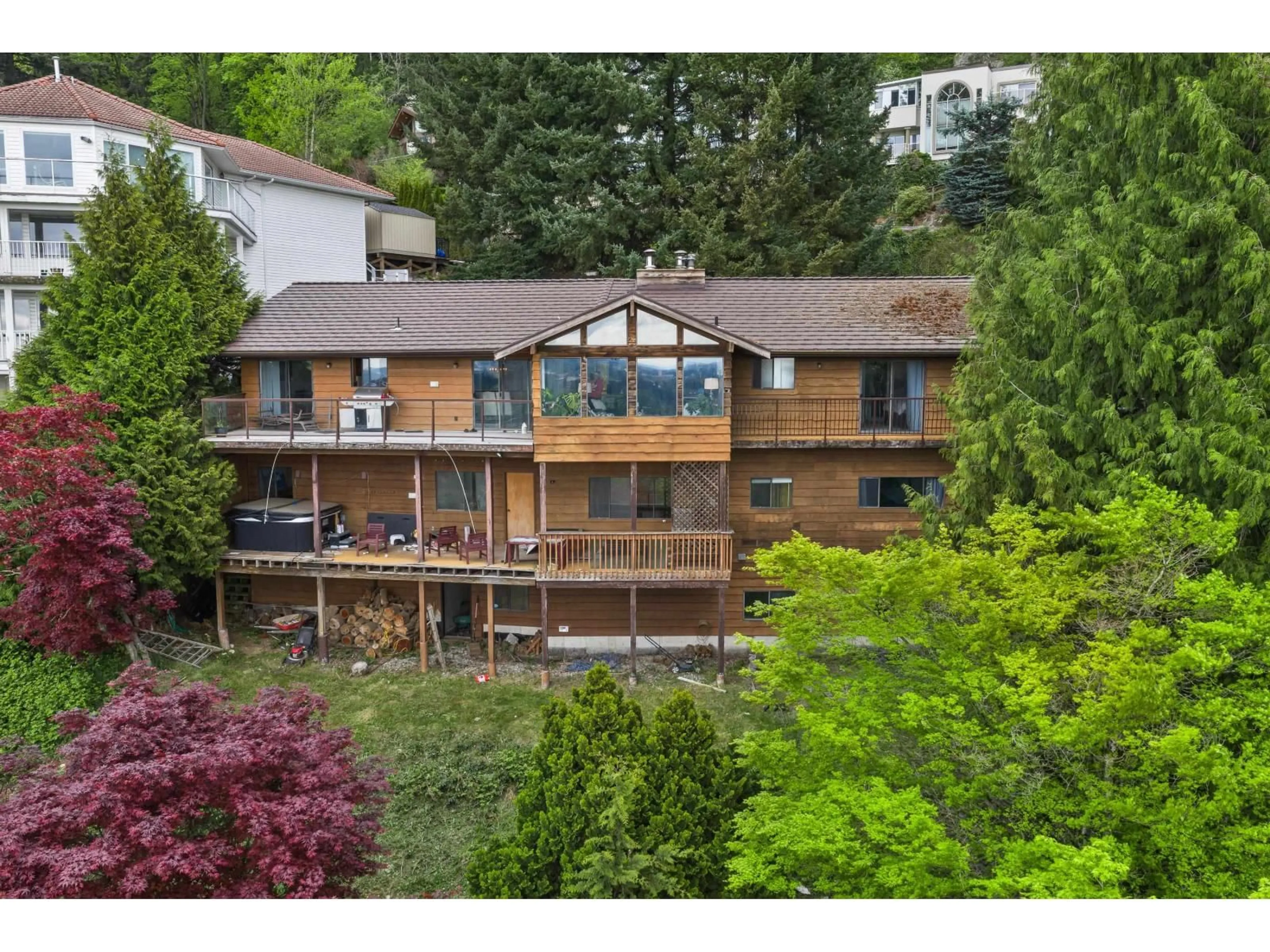 A pic from outside/outdoor area/front of a property/back of a property/a pic from drone, unknown for 2581 ZURICH DRIVE, Abbotsford British Columbia V3G1C4