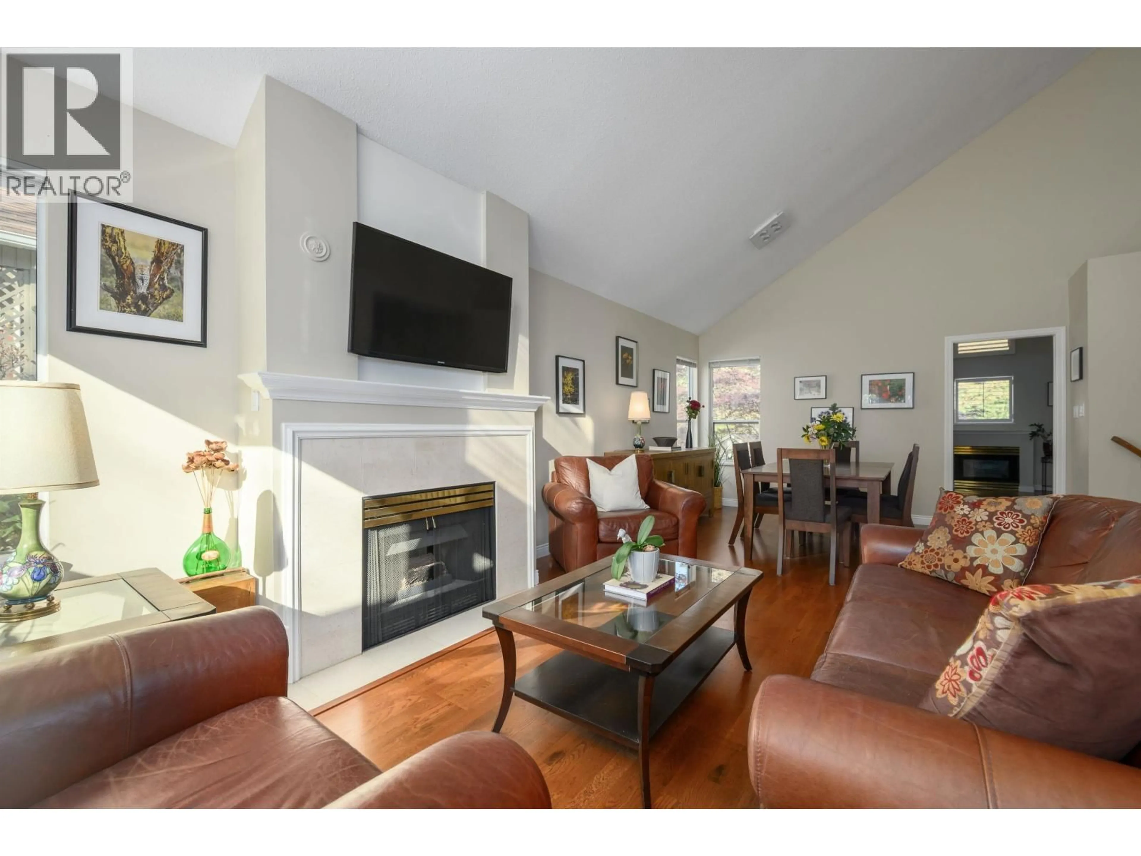 Living room with furniture, unknown for 29 - 4055 INDIAN RIVER DRIVE, North Vancouver British Columbia V7G2R7