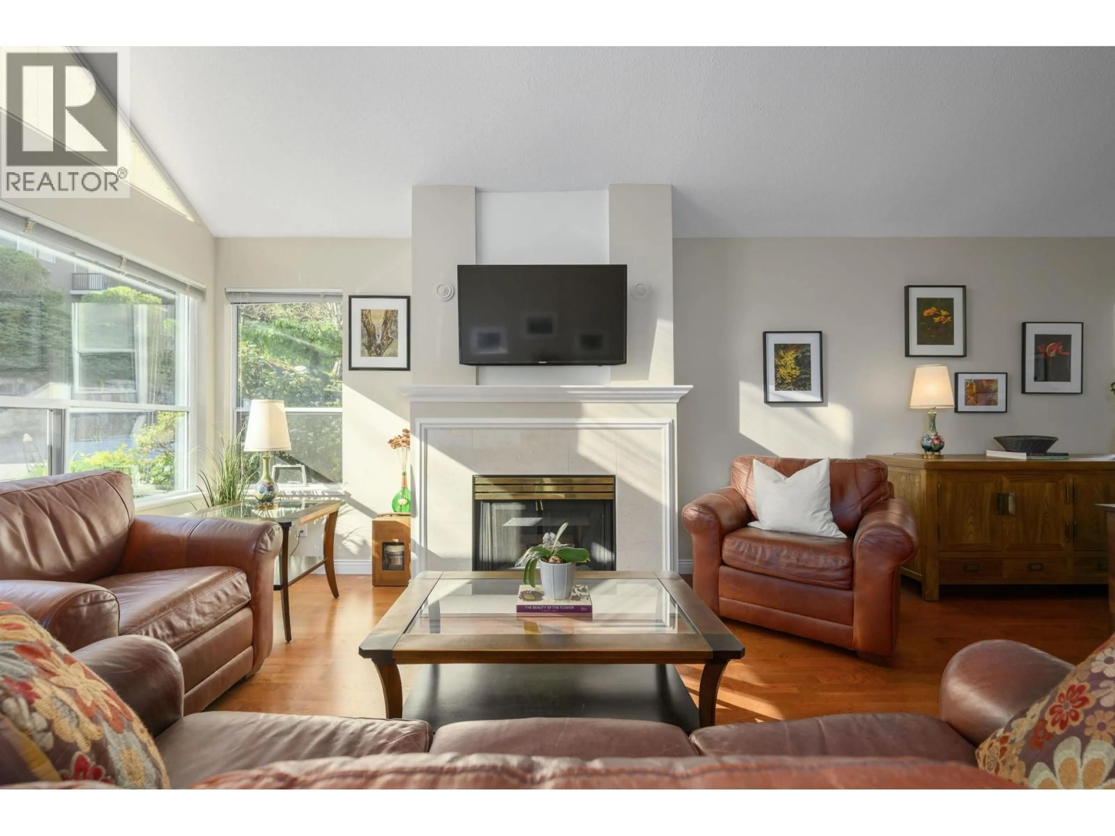 Living room with furniture, unknown for 29 - 4055 INDIAN RIVER DRIVE, North Vancouver British Columbia V7G2R7