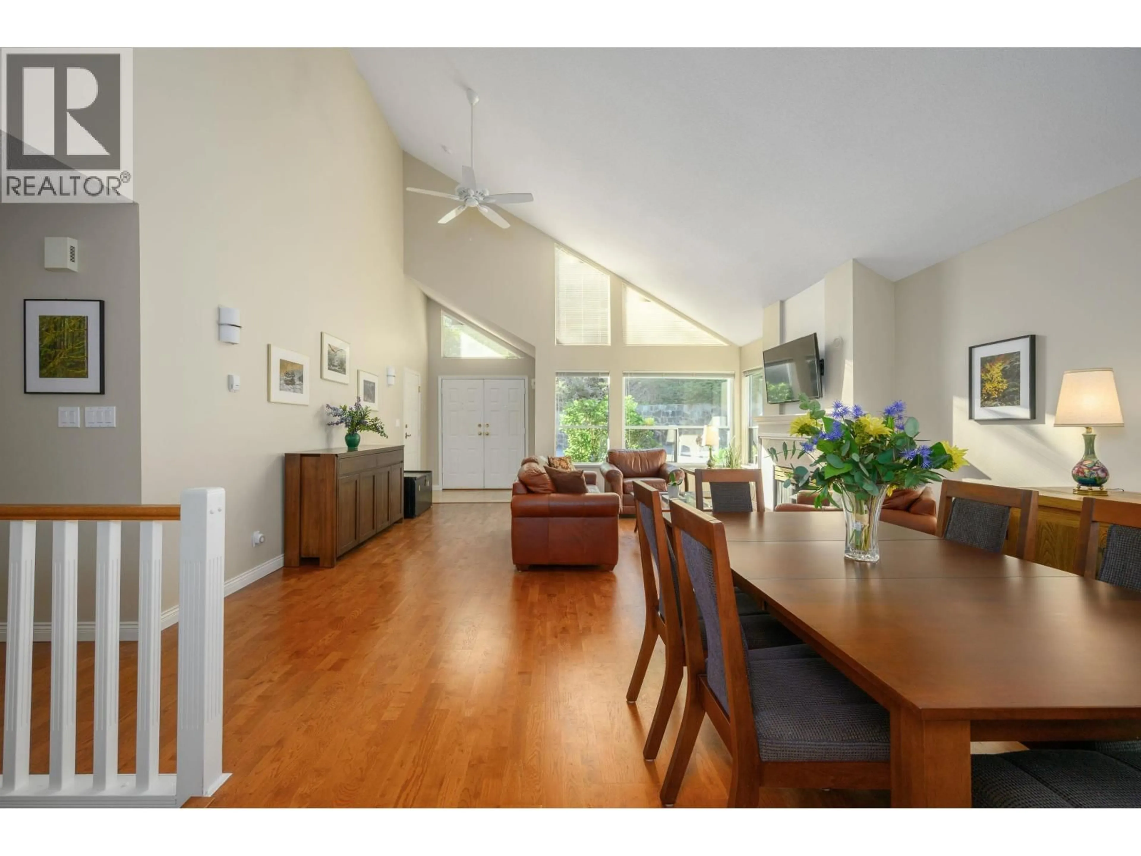Dining room, wood/laminate floor for 29 - 4055 INDIAN RIVER DRIVE, North Vancouver British Columbia V7G2R7