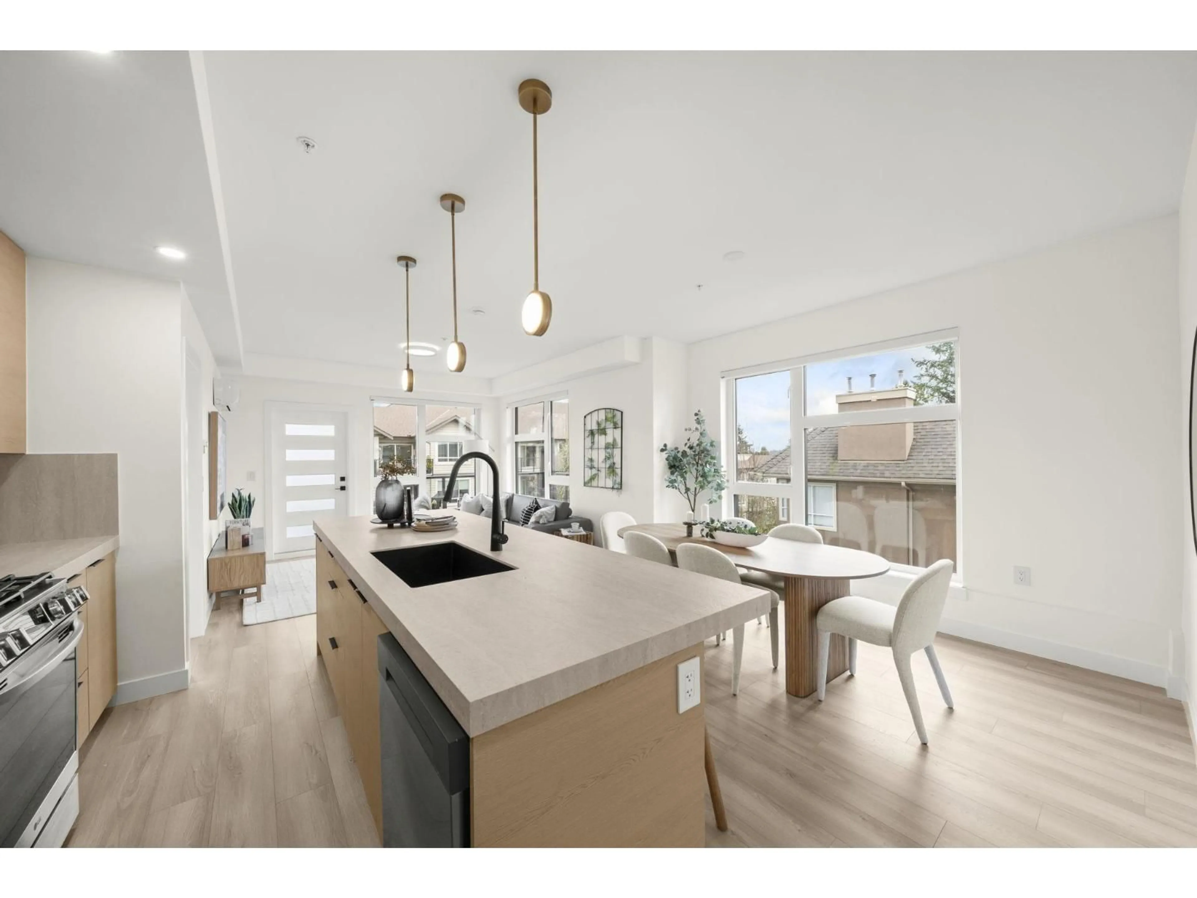 Open concept kitchen, unknown for 304 - 15353 17 AVENUE, Surrey British Columbia V4A1T8