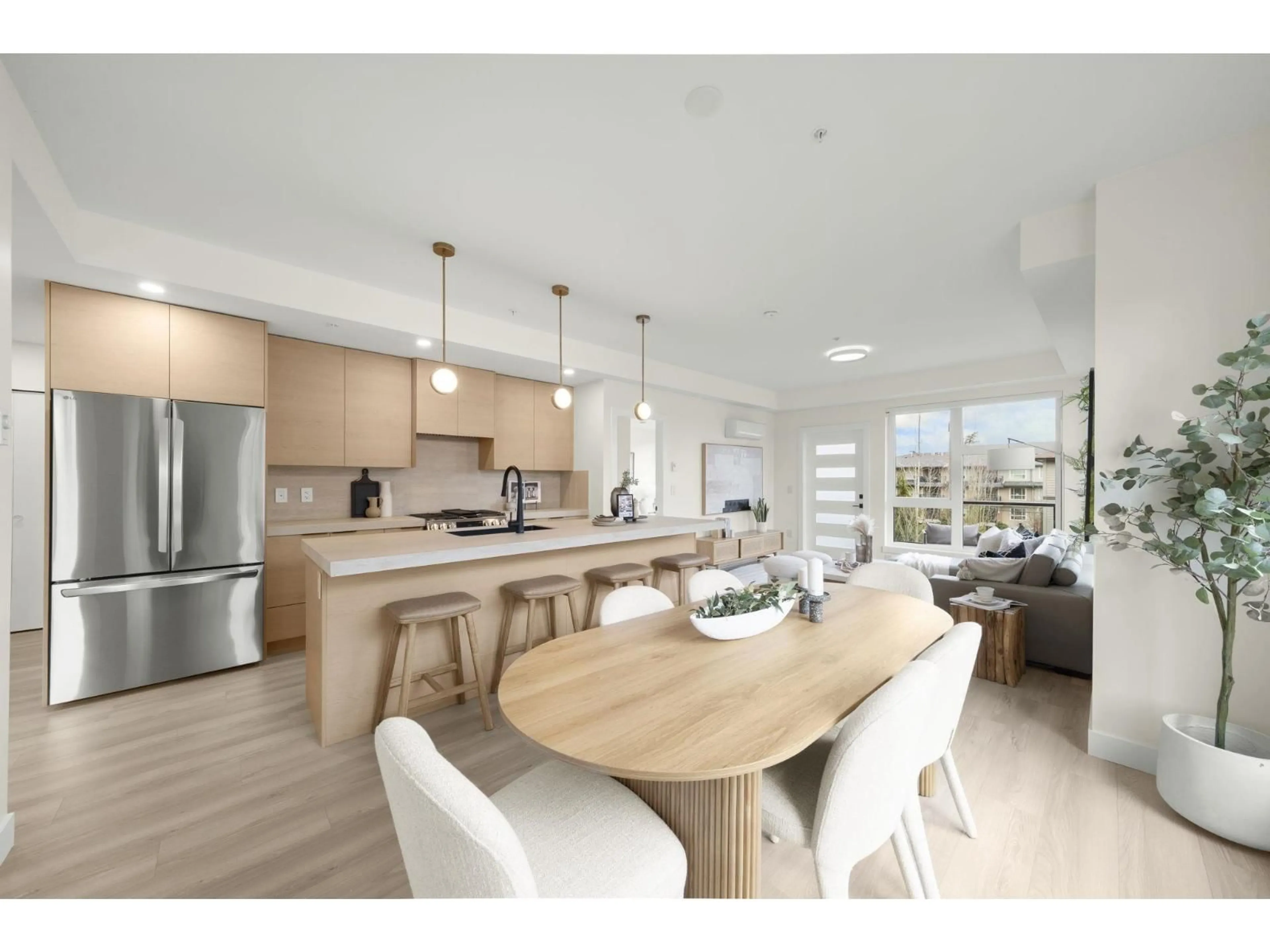 Open concept kitchen, unknown for 304 - 15353 17 AVENUE, Surrey British Columbia V4A1T8