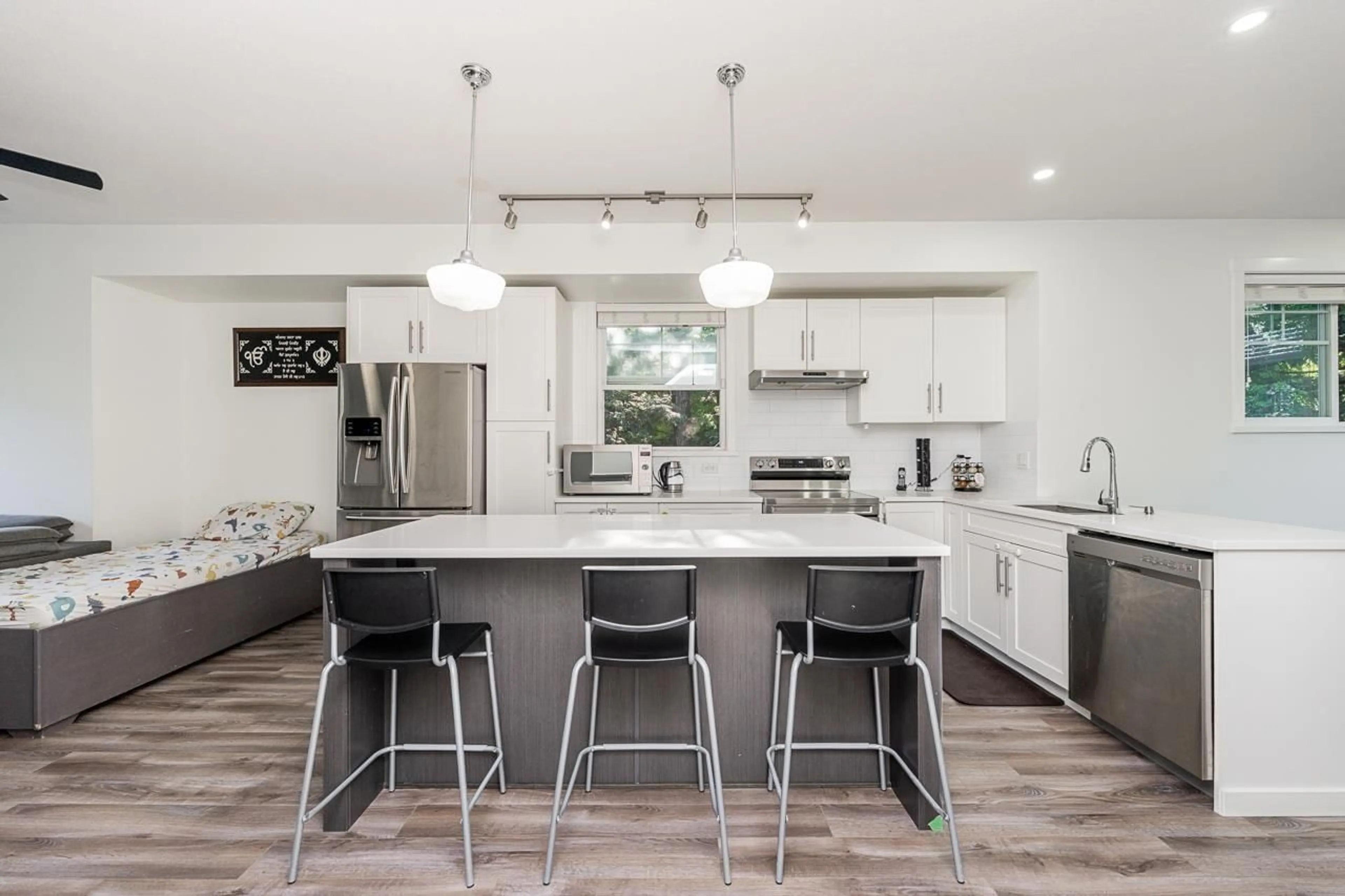Open concept kitchen, unknown for 18 - 14905 60 AVENUE, Surrey British Columbia V3S5E9