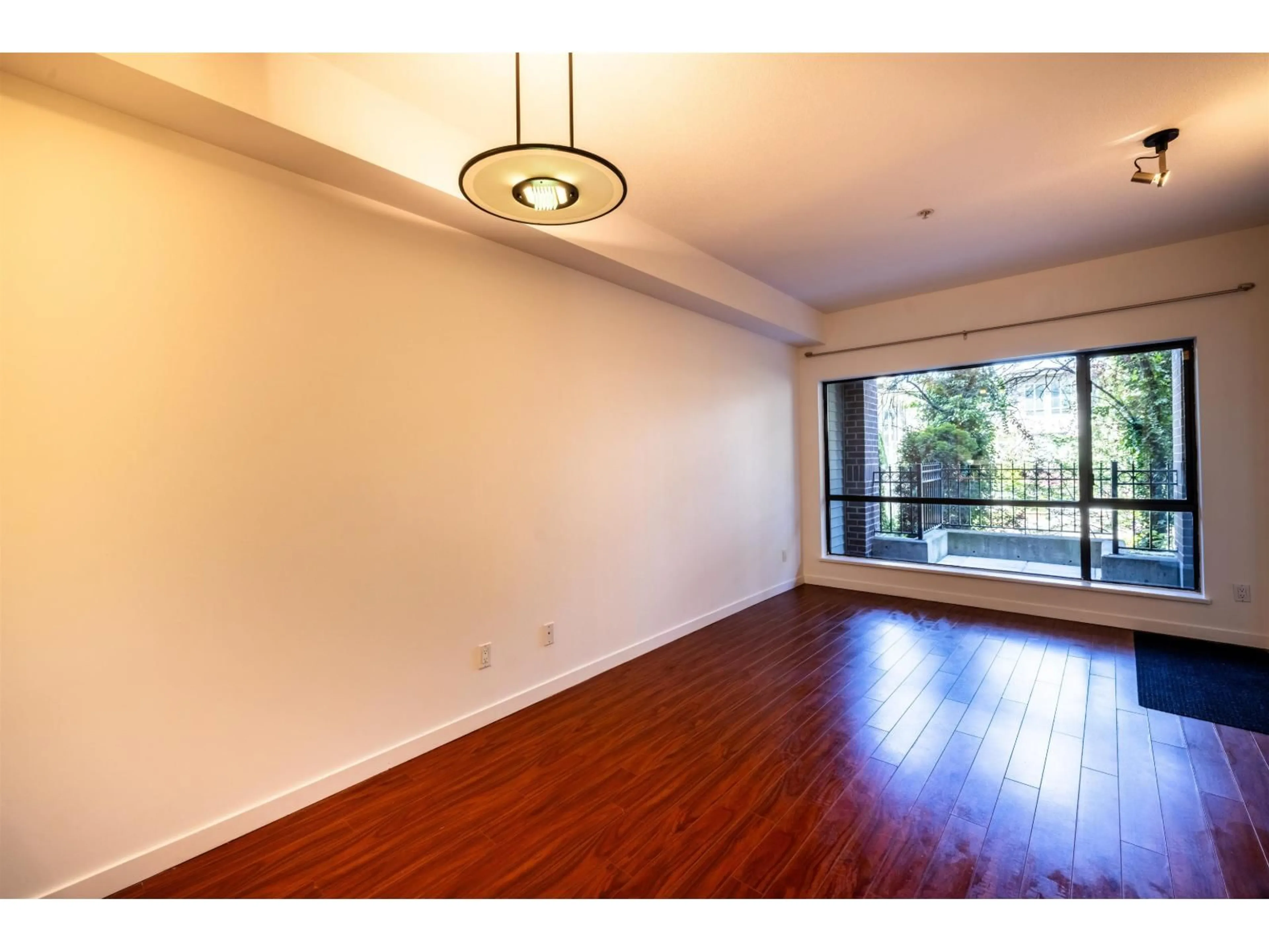 Unknown for 108 - 10866 CITY PARKWAY, Surrey British Columbia V3T5W9