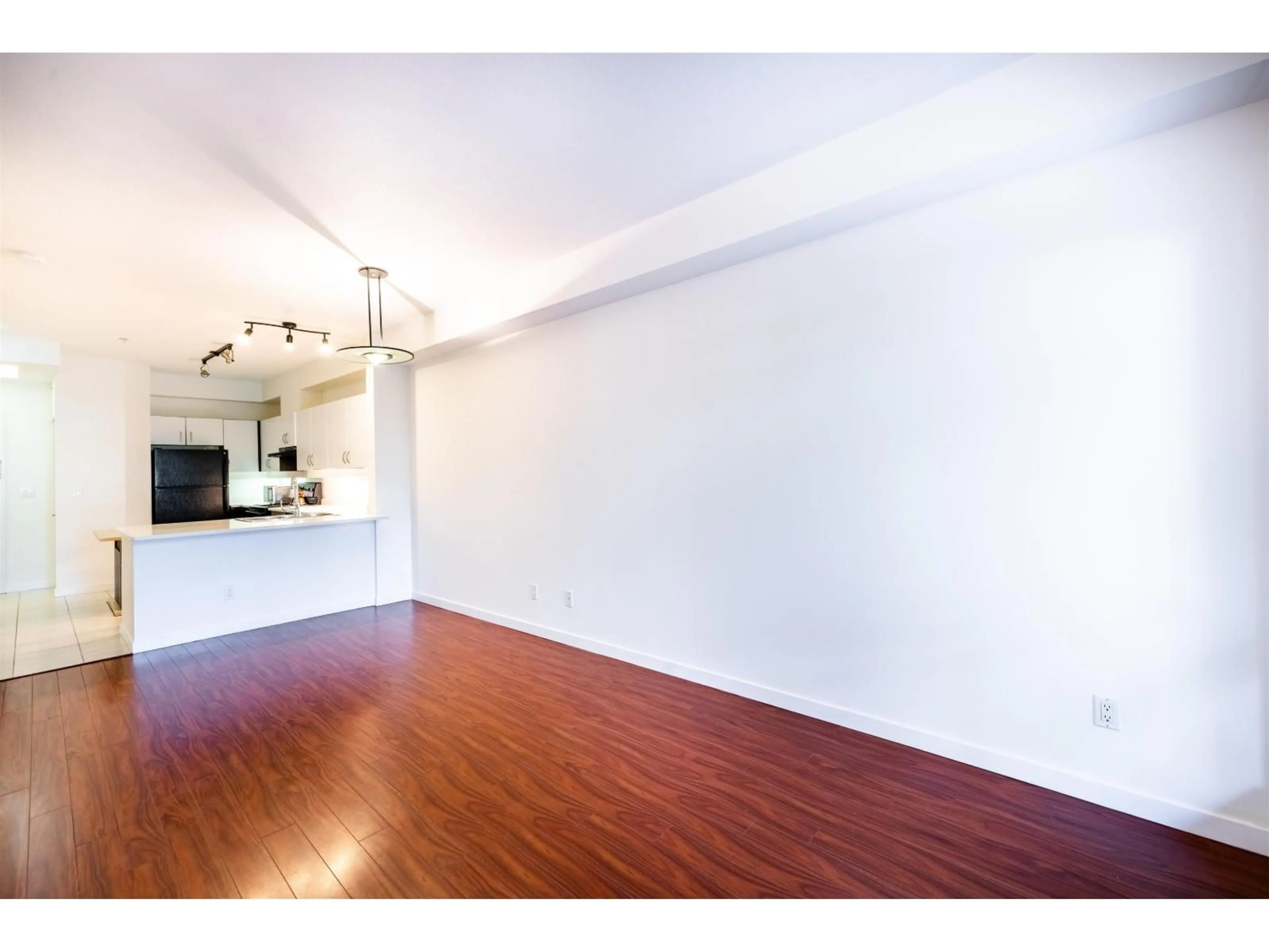 Unknown for 108 - 10866 CITY PARKWAY, Surrey British Columbia V3T5W9