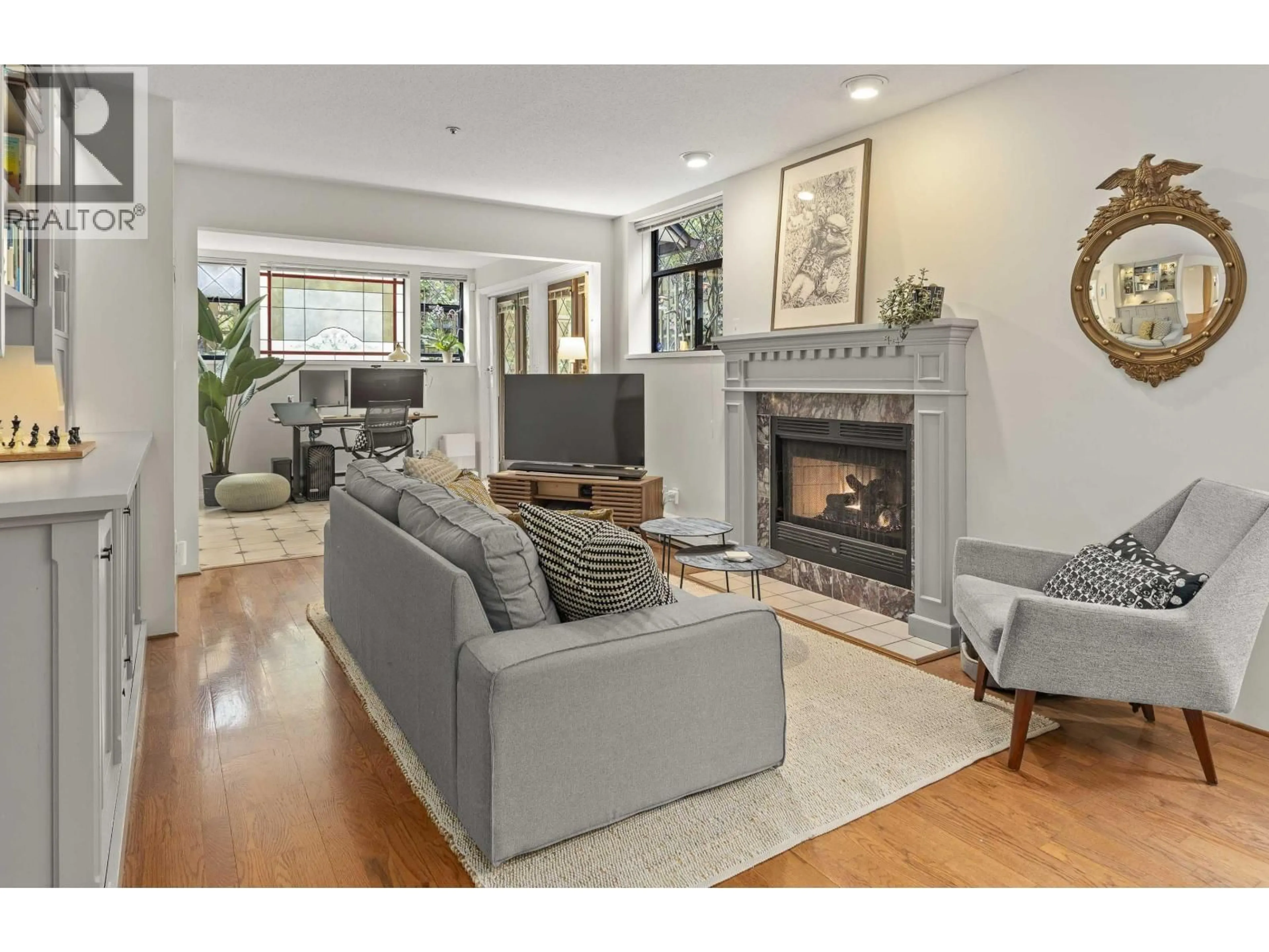 Living room with furniture, unknown for 232 14TH AVENUE, Vancouver British Columbia V5Y1X1