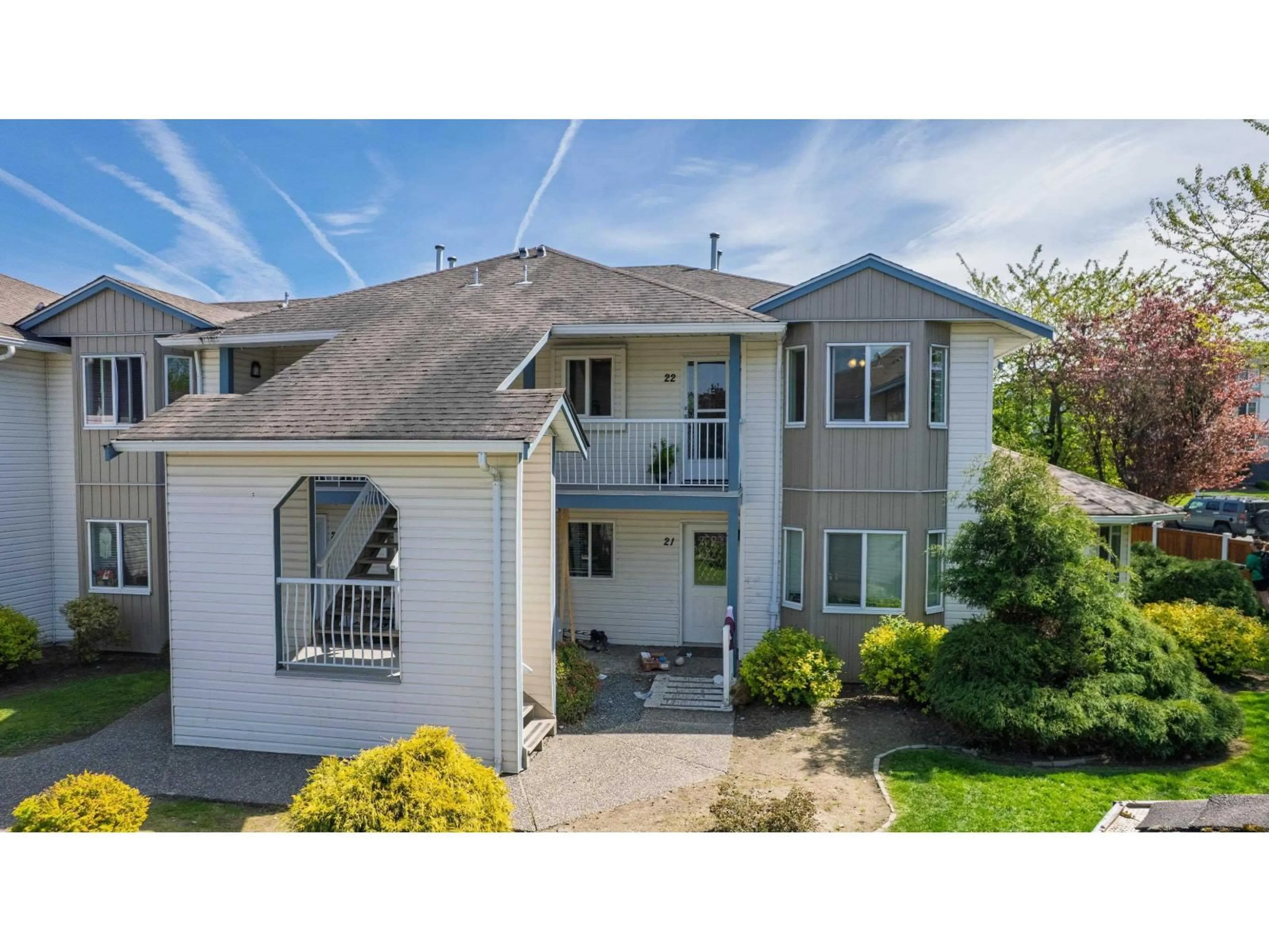 A pic from outside/outdoor area/front of a property/back of a property/a pic from drone, street for 22 - 45435 KNIGHT ROAD, Chilliwack British Columbia V2R3E8