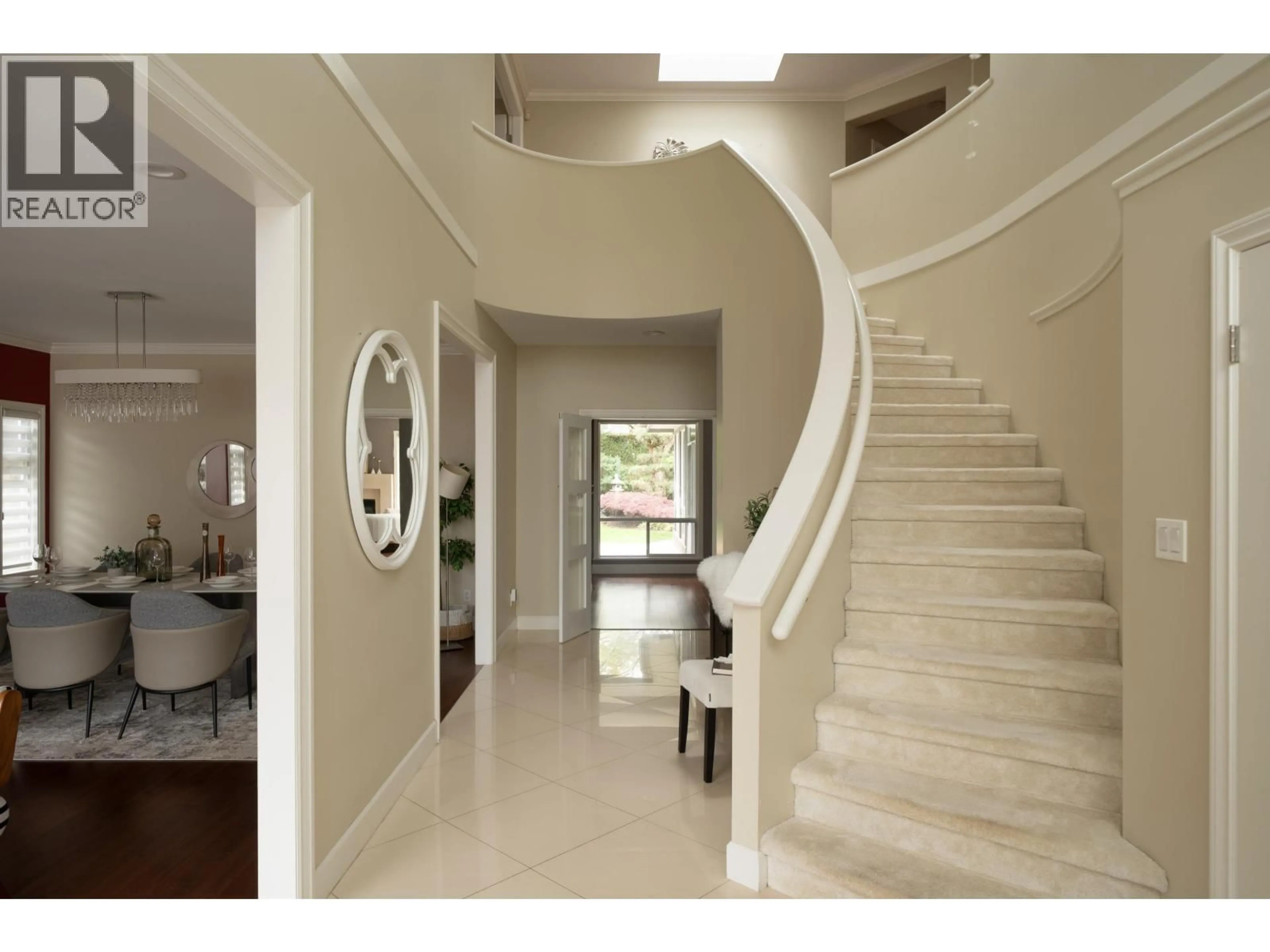 Indoor foyer for 5686 CORNWALL PLACE, Richmond British Columbia V7C5M7