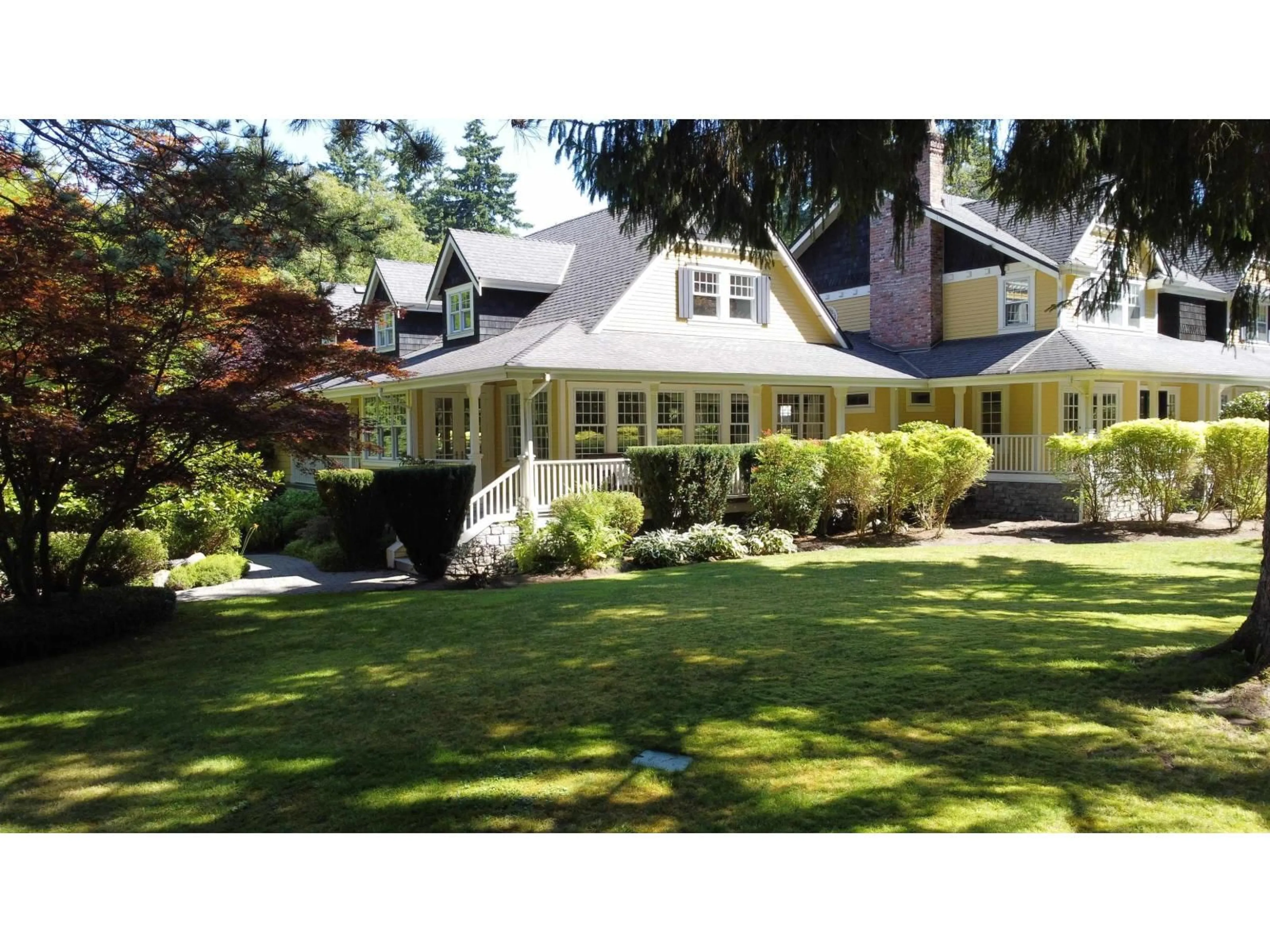 Home with vinyl exterior material, street for 13685 30 AVENUE, Surrey British Columbia V4P1V3