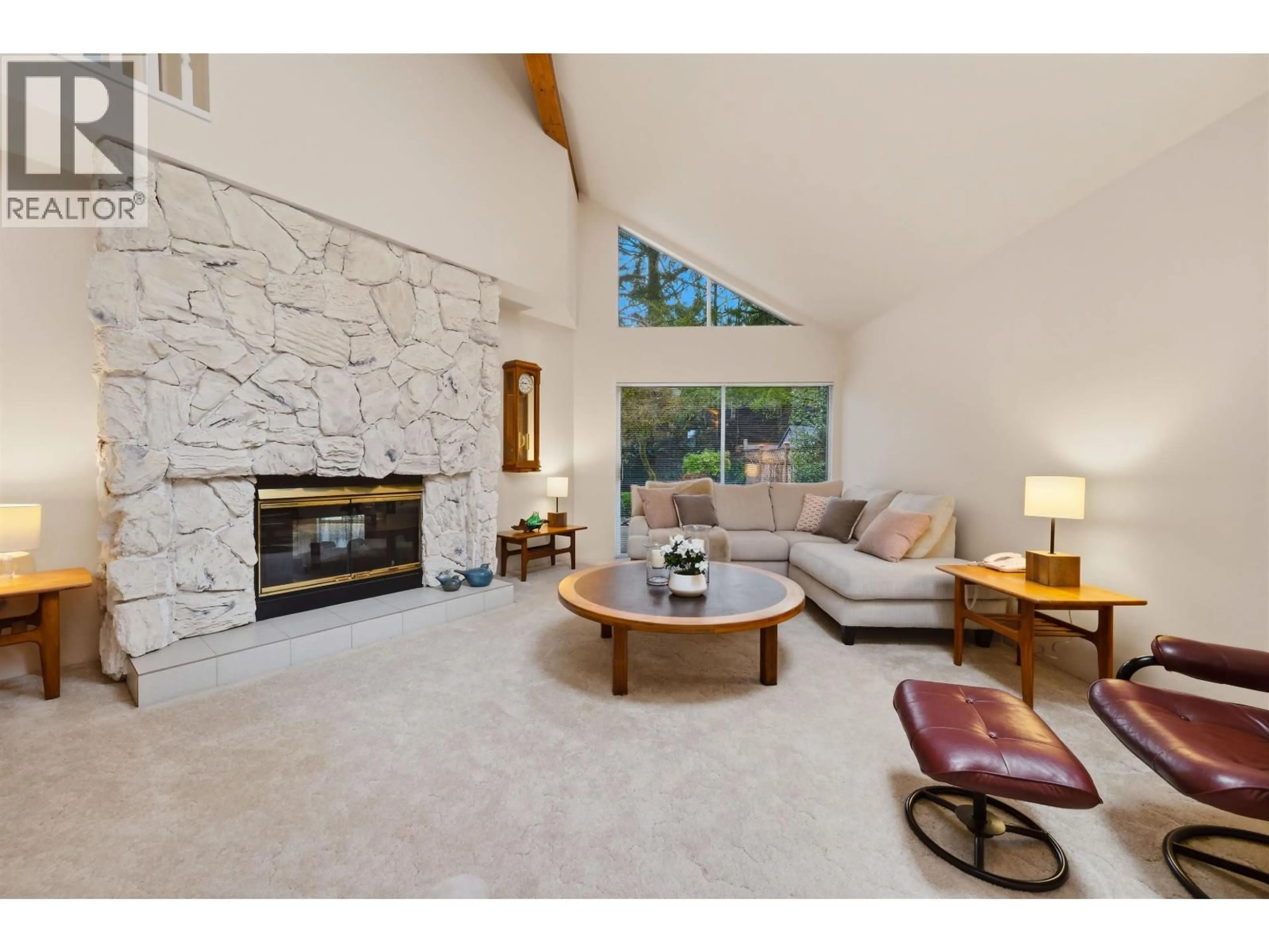 Living room with furniture, unknown for 1485 PERCY COURT, North Vancouver British Columbia V7G2P4