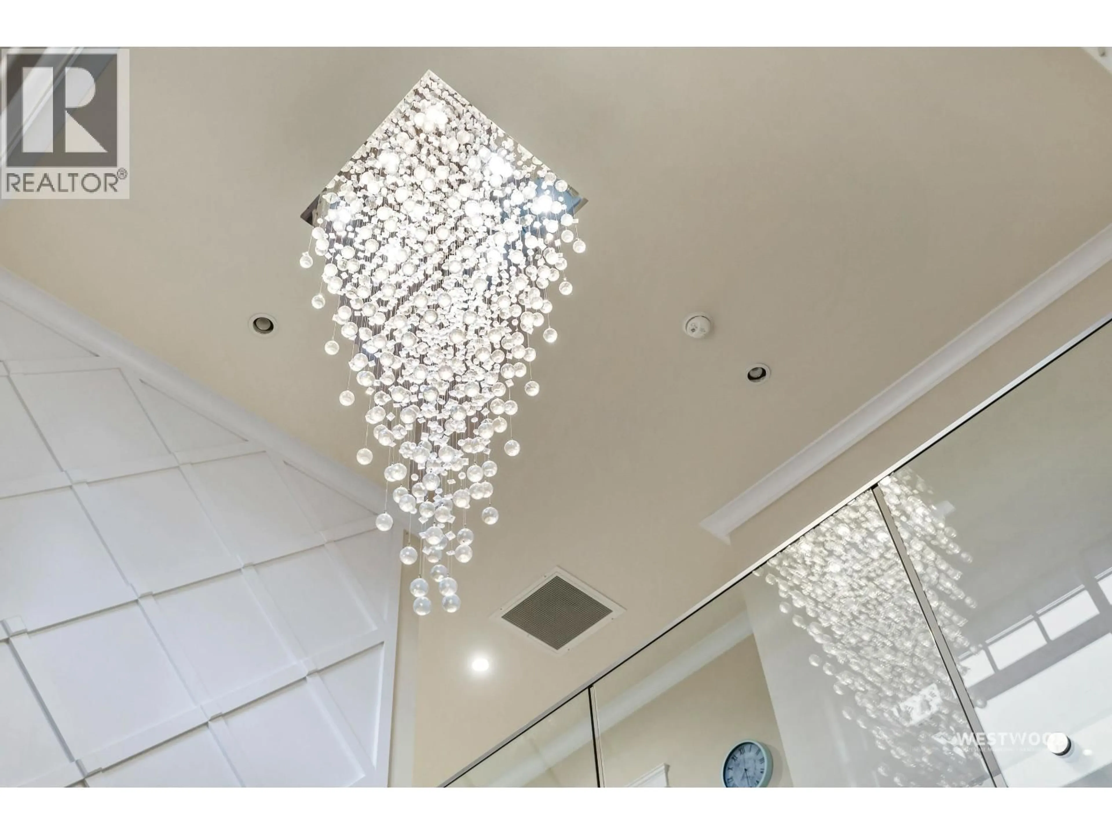 Indoor foyer for 1870 SPERLING AVENUE, Burnaby British Columbia V5B4K5