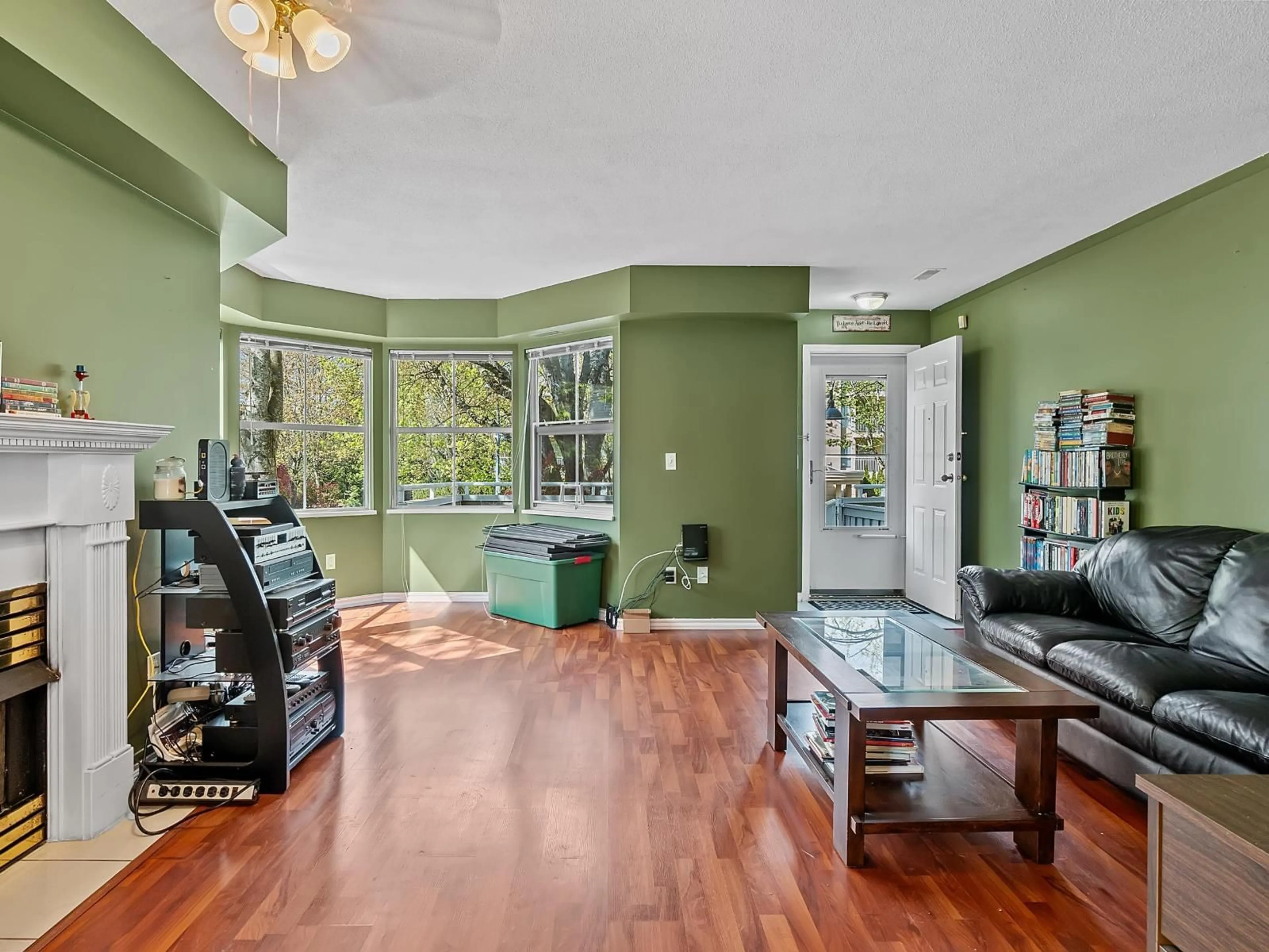 Living room with furniture, unknown for 54 - 13706 74 AVENUE, Surrey British Columbia V3W1K3