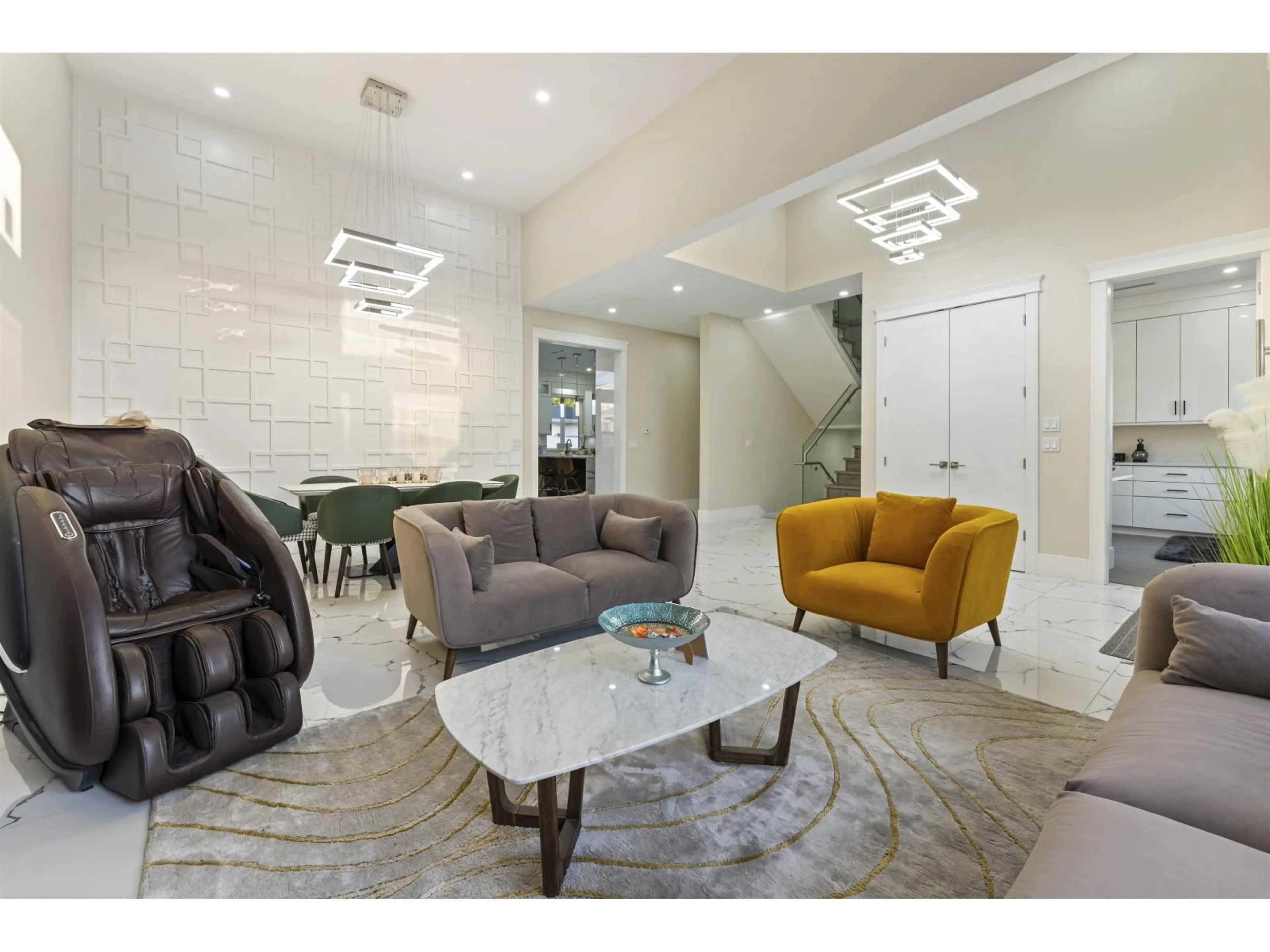 Living room with furniture, ceramic/tile floor for 8020 114 STREET, Delta British Columbia V4C5H6