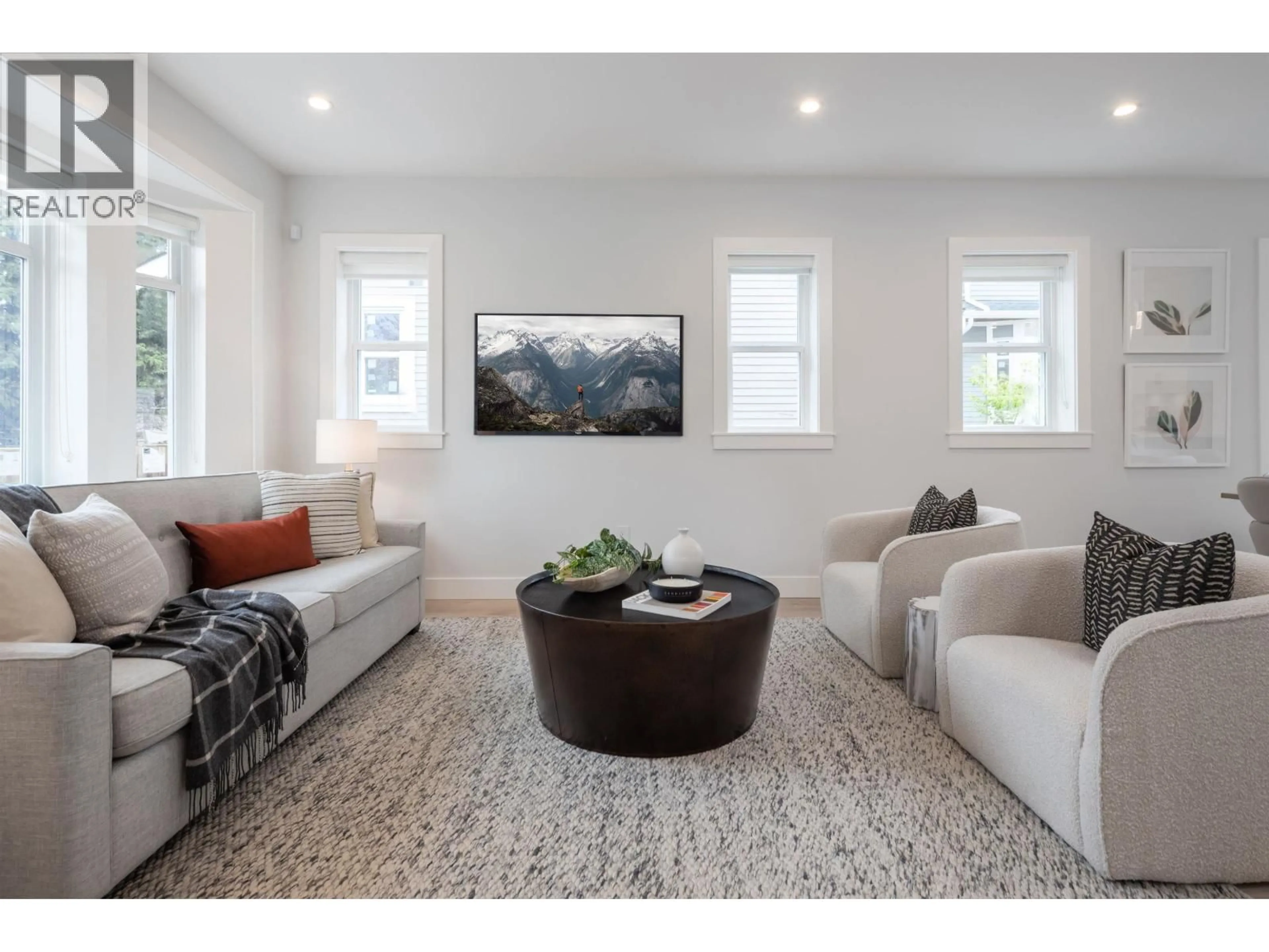 Living room with furniture, unknown for 2316 BROCK STREET, Vancouver British Columbia V5N2Z7