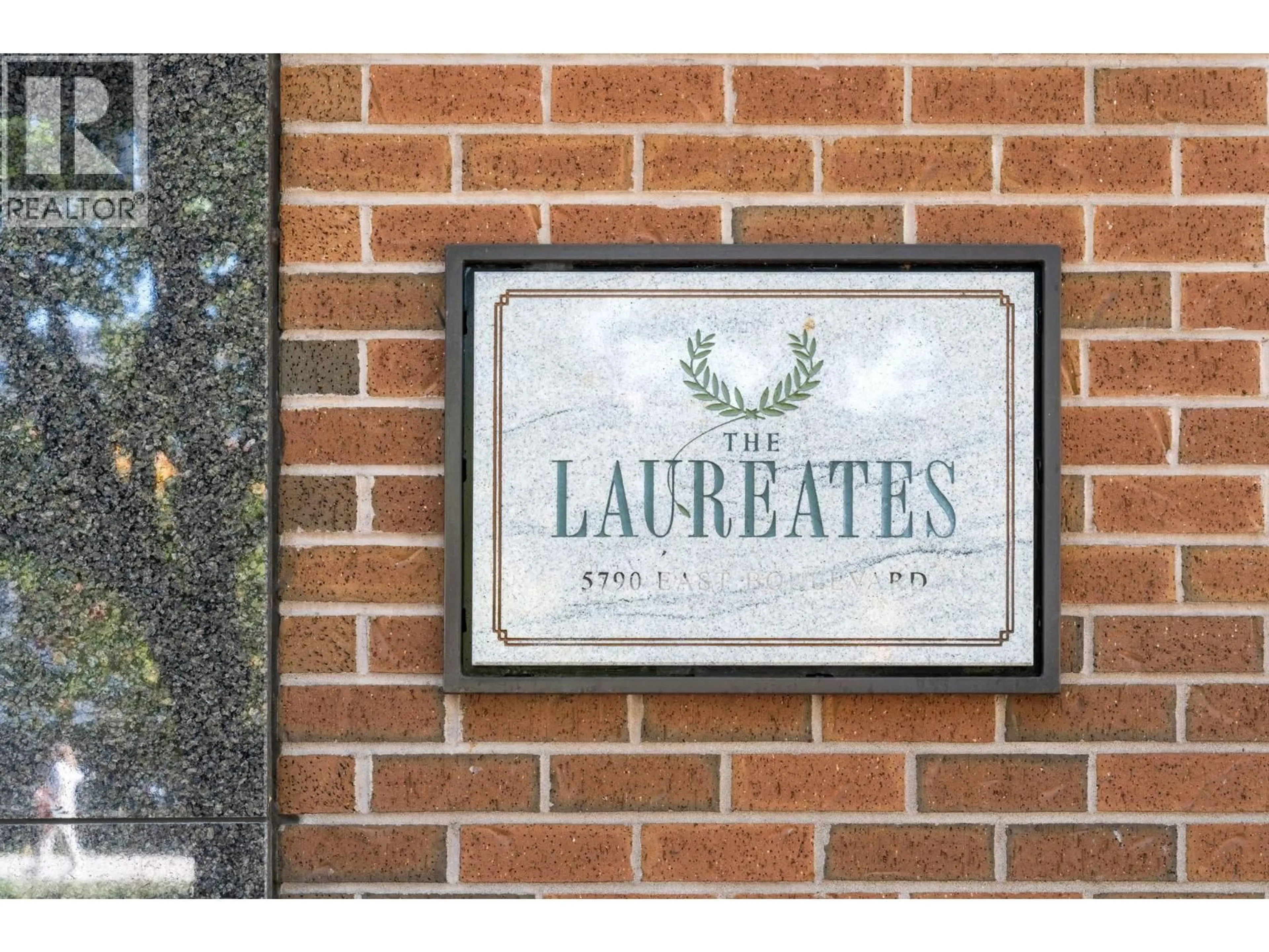 Lobby for 402 - 5790 E BOULEVARD, Vancouver British Columbia V6M4M4