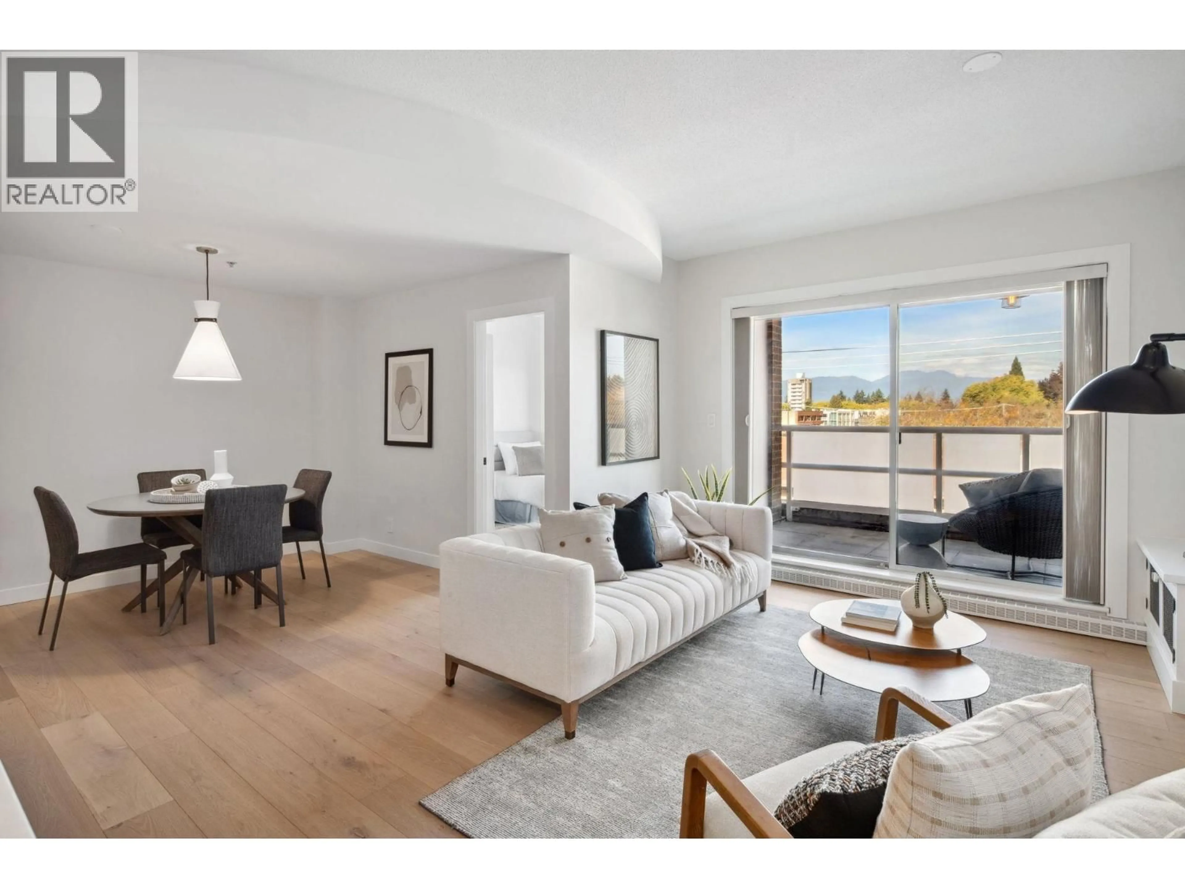 Living room with furniture, unknown for 402 - 5790 E BOULEVARD, Vancouver British Columbia V6M4M4