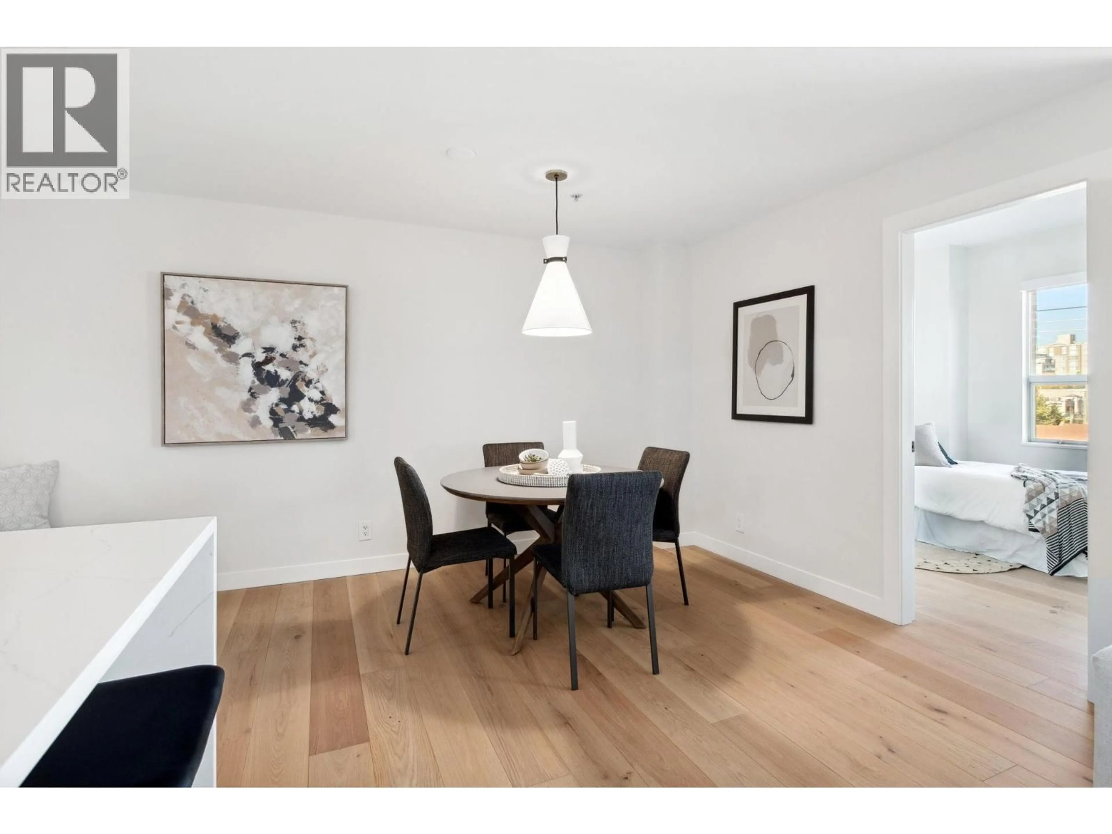 Dining room, wood/laminate floor for 402 - 5790 E BOULEVARD, Vancouver British Columbia V6M4M4