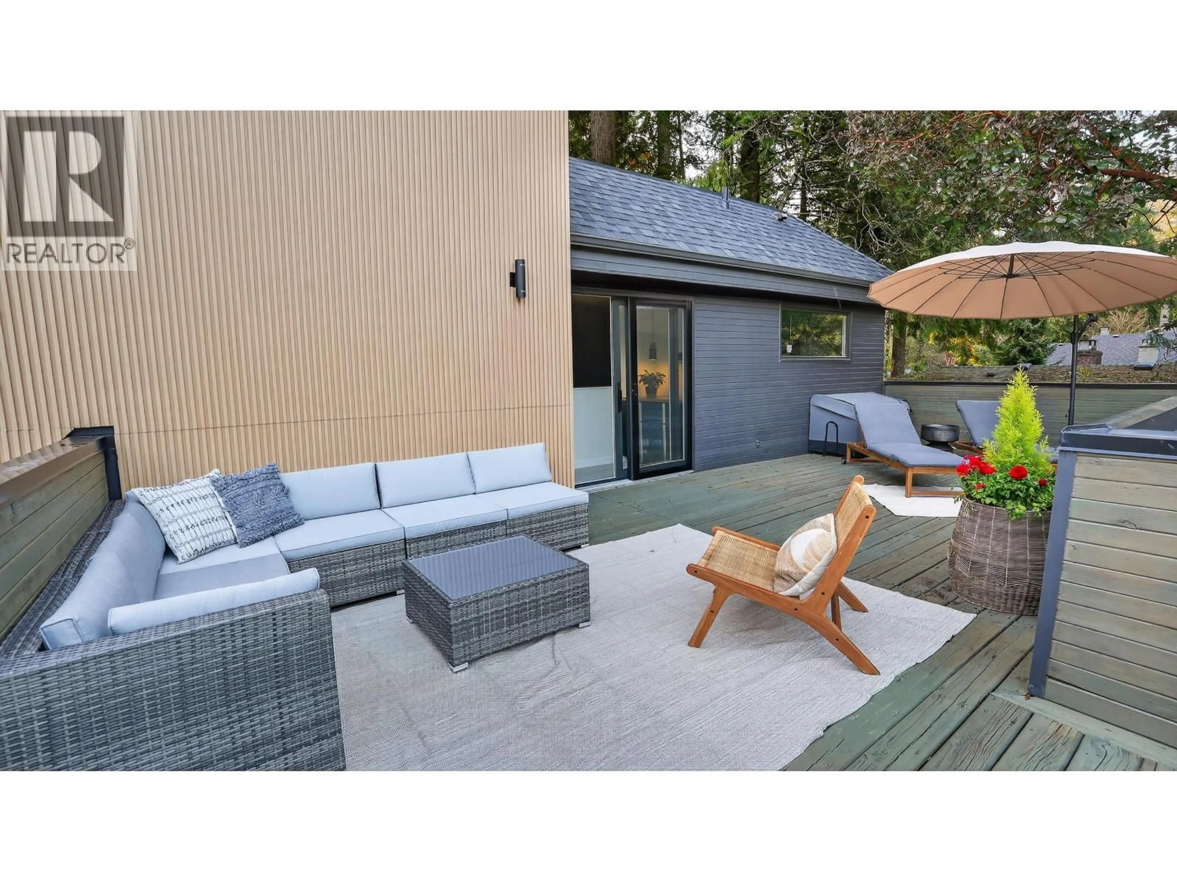 Patio, street for 2221 BOWSER AVENUE, North Vancouver British Columbia V7P2Z1