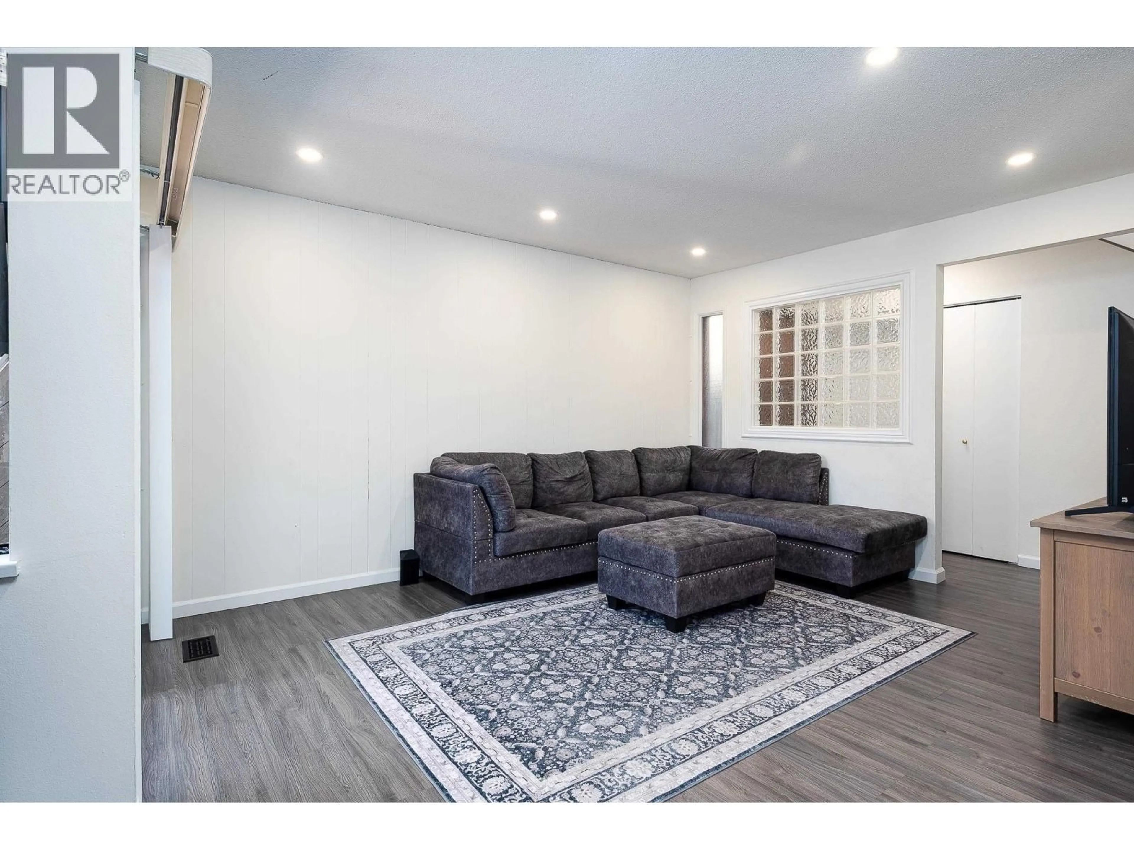 Living room with furniture, unknown for 48 - 9460 GLENALLAN DRIVE, Richmond British Columbia V7A2S8