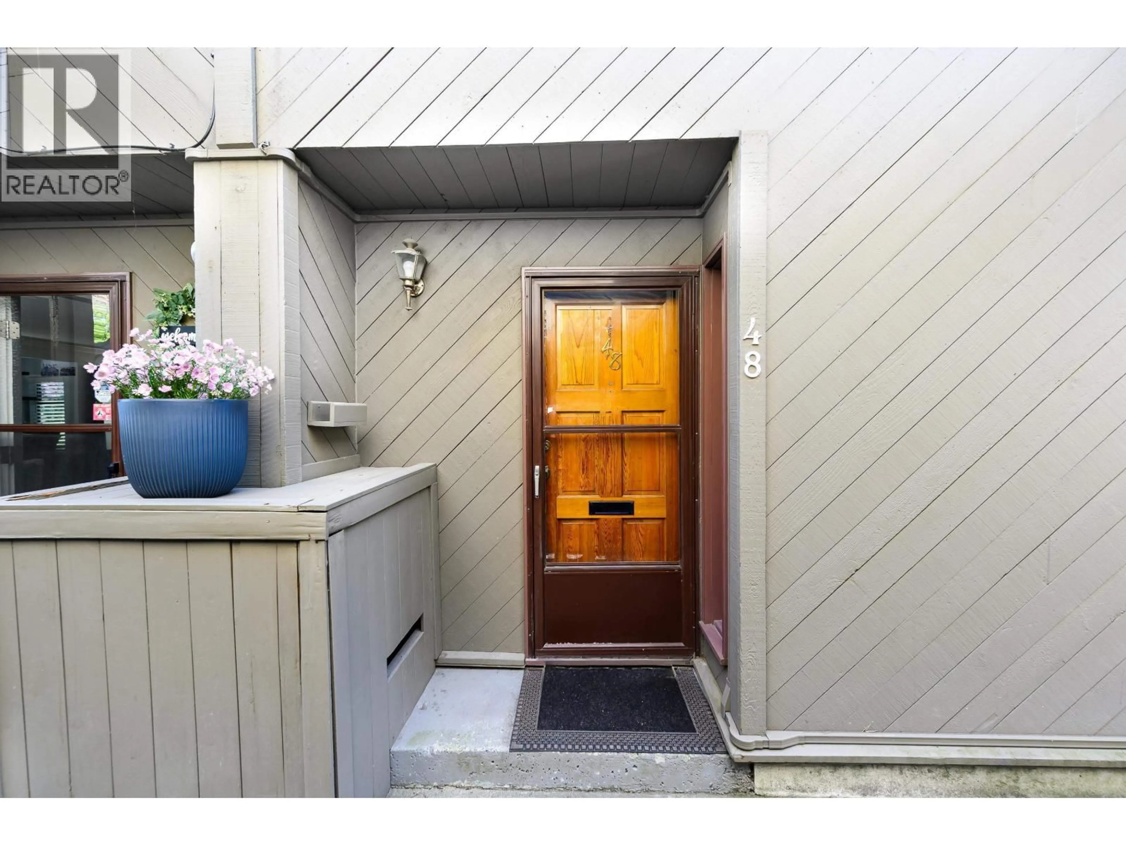 Indoor entryway for 48 - 9460 GLENALLAN DRIVE, Richmond British Columbia V7A2S8