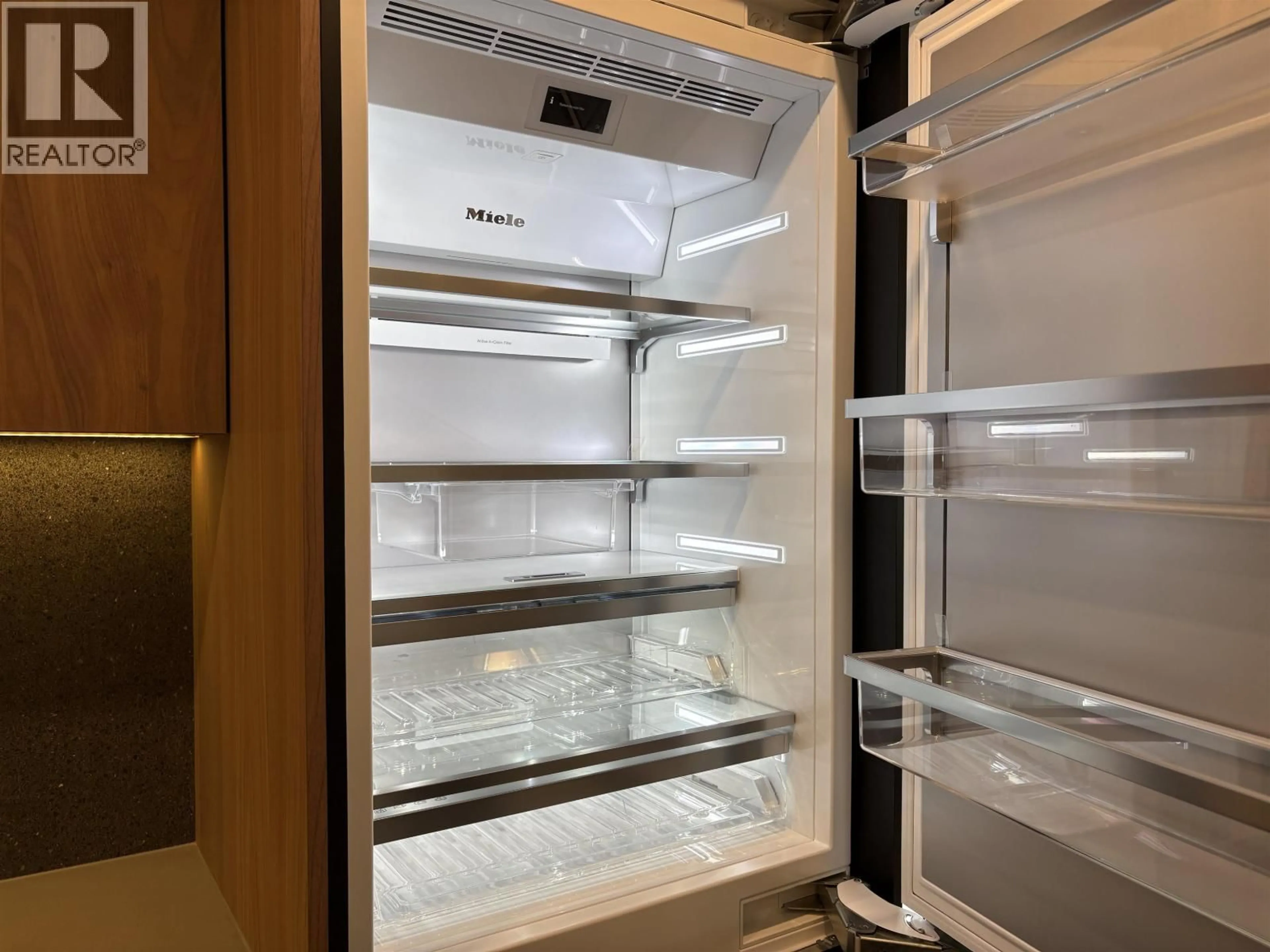 Standard kitchen, floor is not visible for 125 W 41ST AVENUE, Vancouver British Columbia V5Y2S2