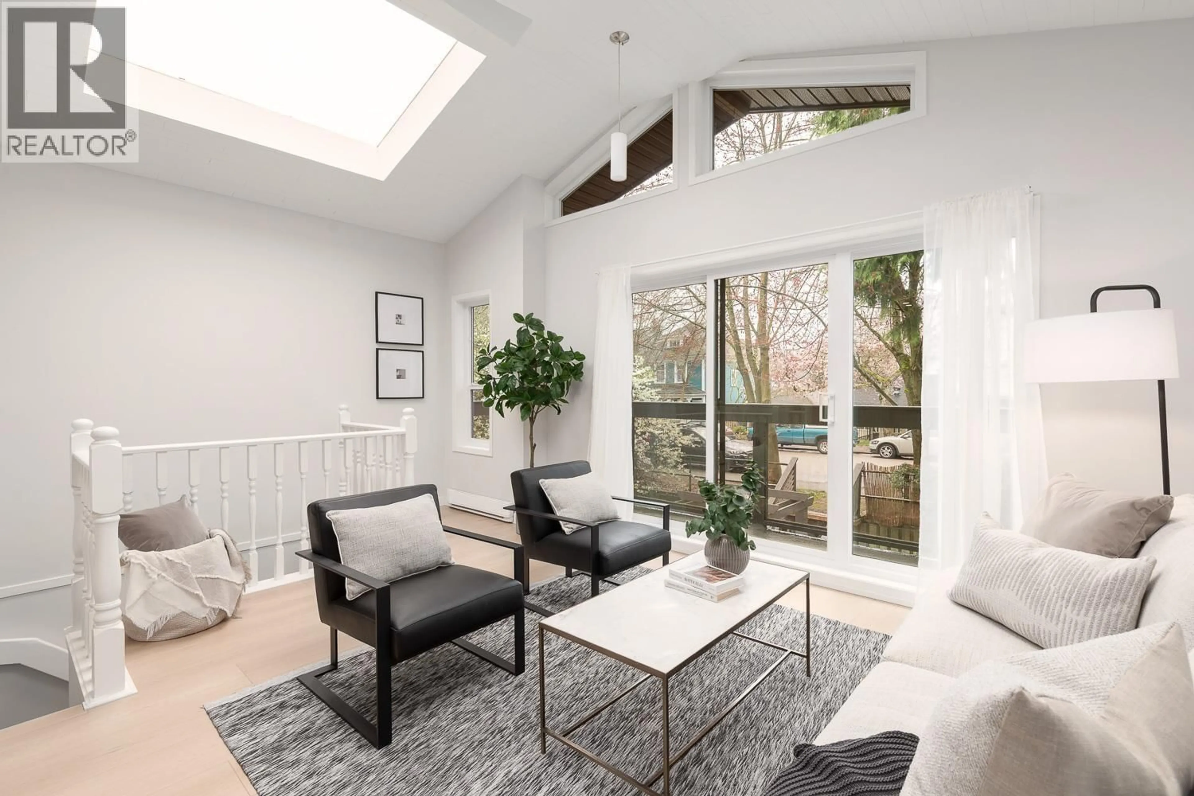 Living room with furniture, unknown for 721 PENDER STREET, Vancouver British Columbia V6A1V8