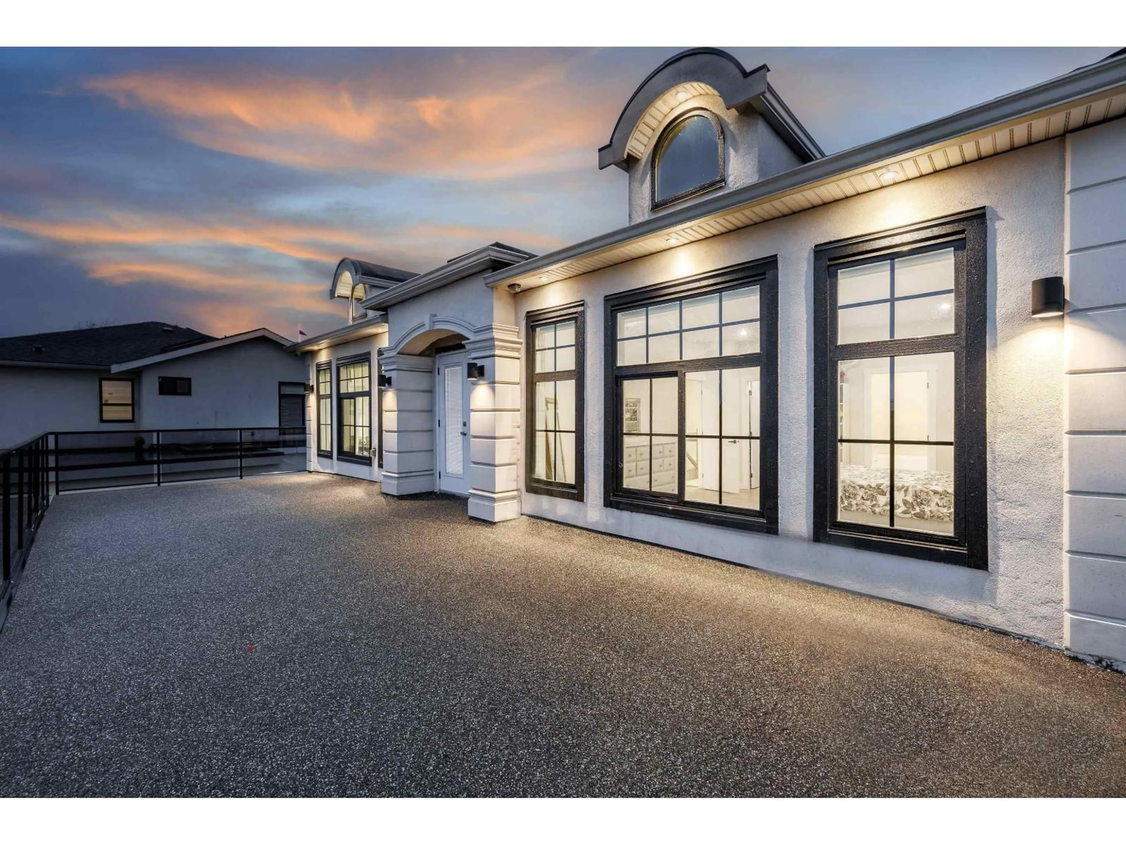 Unknown for 8069 124 STREET, Surrey British Columbia V3W0X7