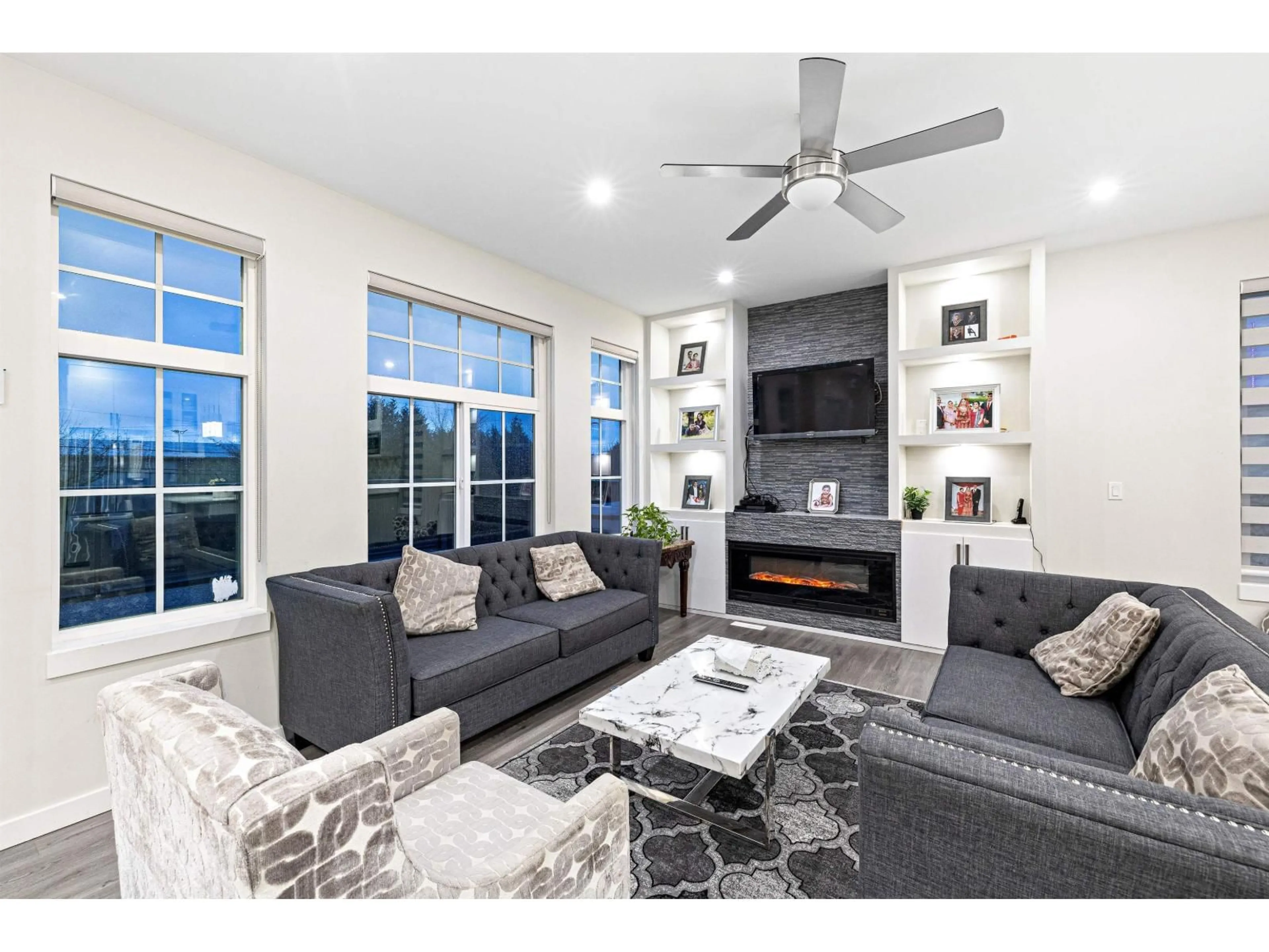 Living room with furniture, unknown for 8069 124 STREET, Surrey British Columbia V3W0X7