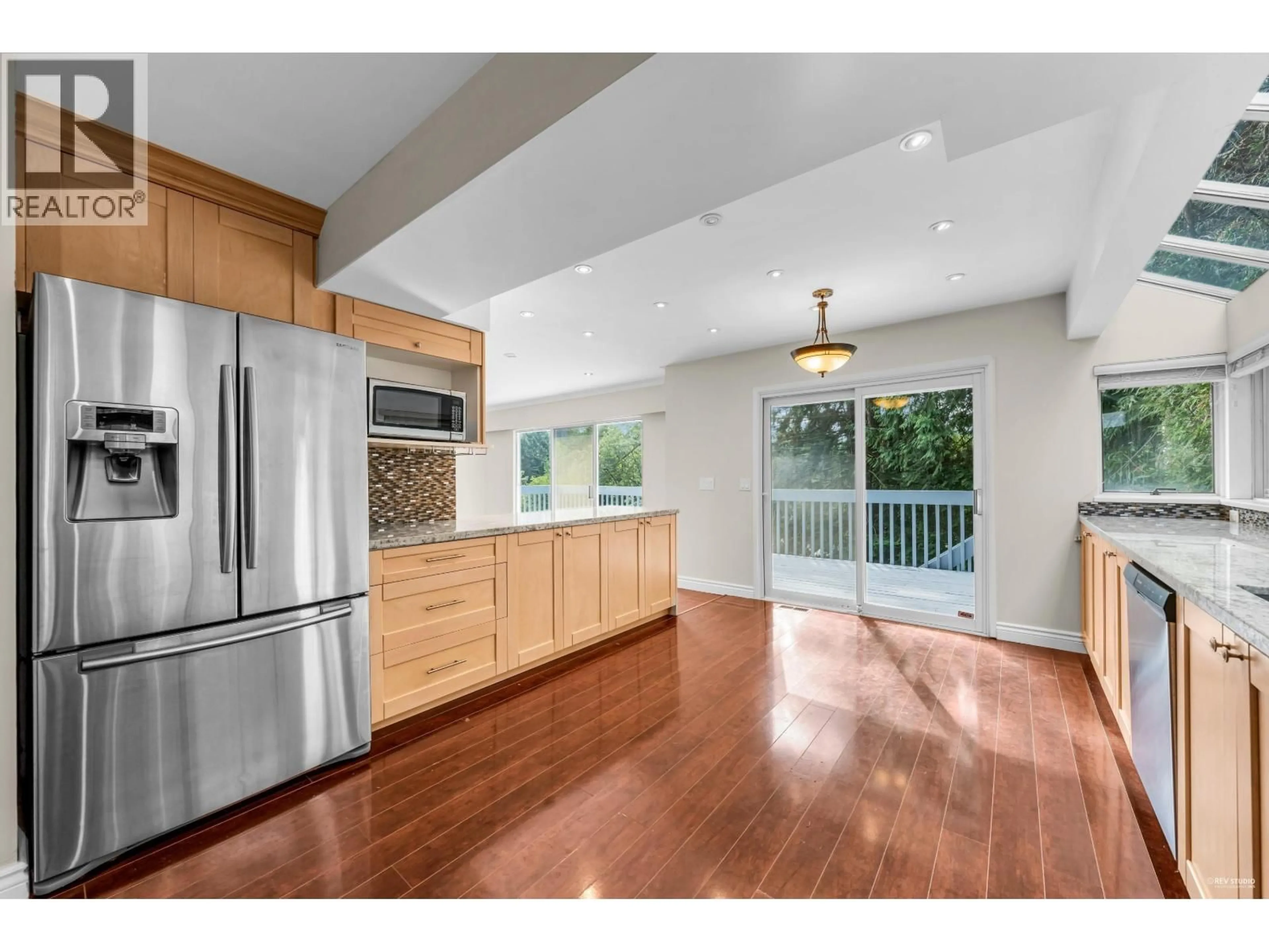 Open concept kitchen, unknown for 84 LAURIE CRESCENT, West Vancouver British Columbia V7S1B7