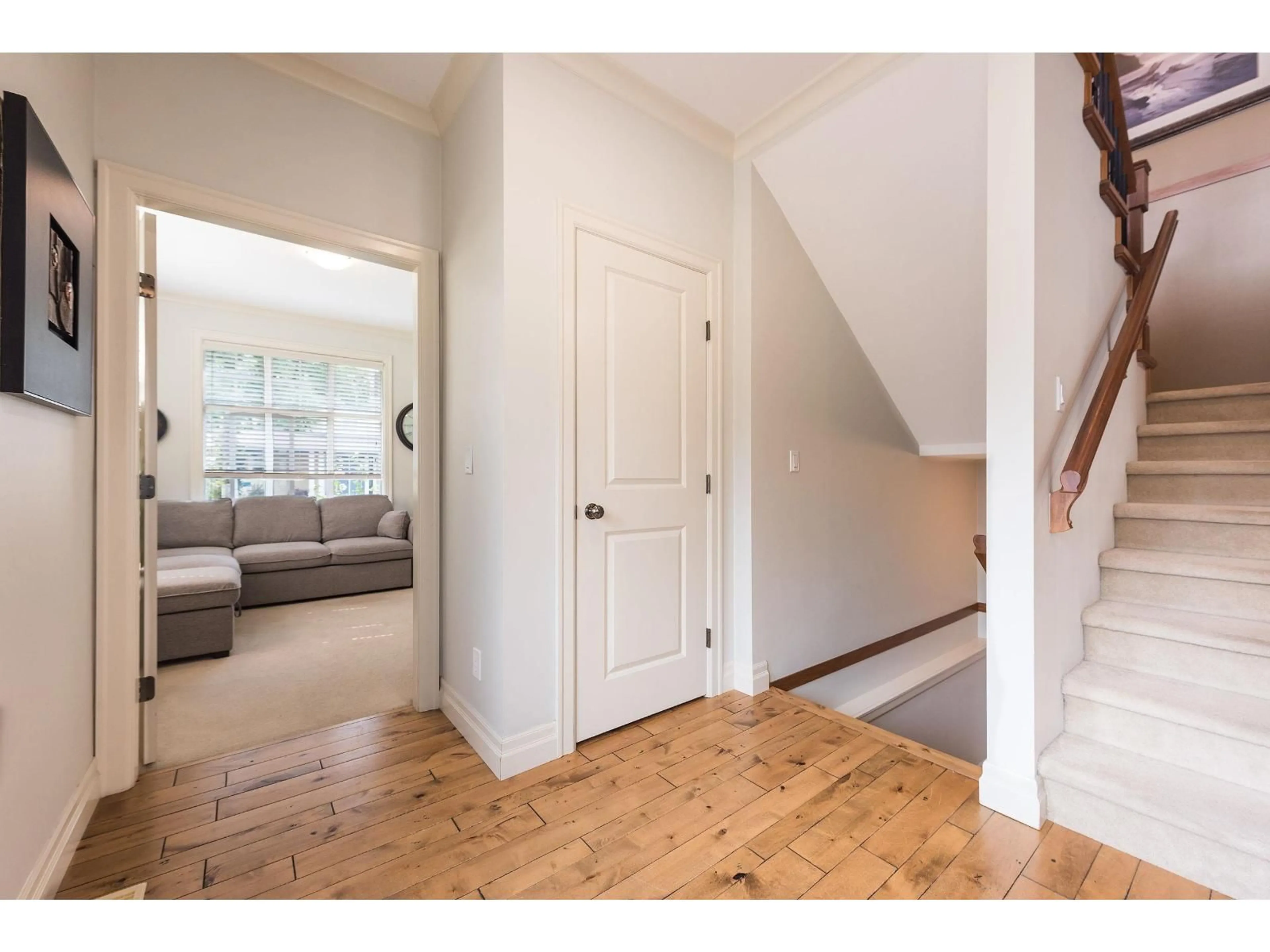 Indoor entryway for 5772 SHAWNIGAN DRIVE, Chilliwack British Columbia V2R0A8