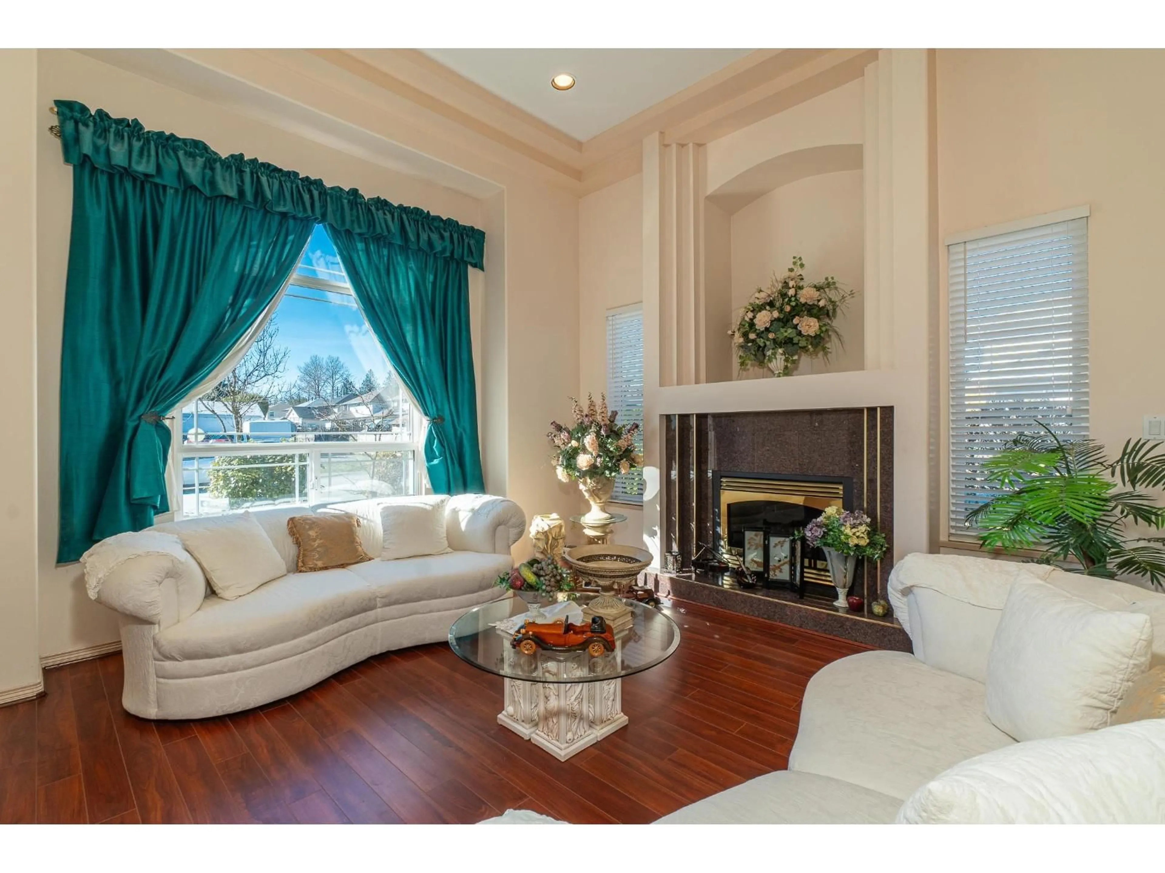 Living room with furniture, unknown for 10970 155 STREET, Surrey British Columbia V3R0X6