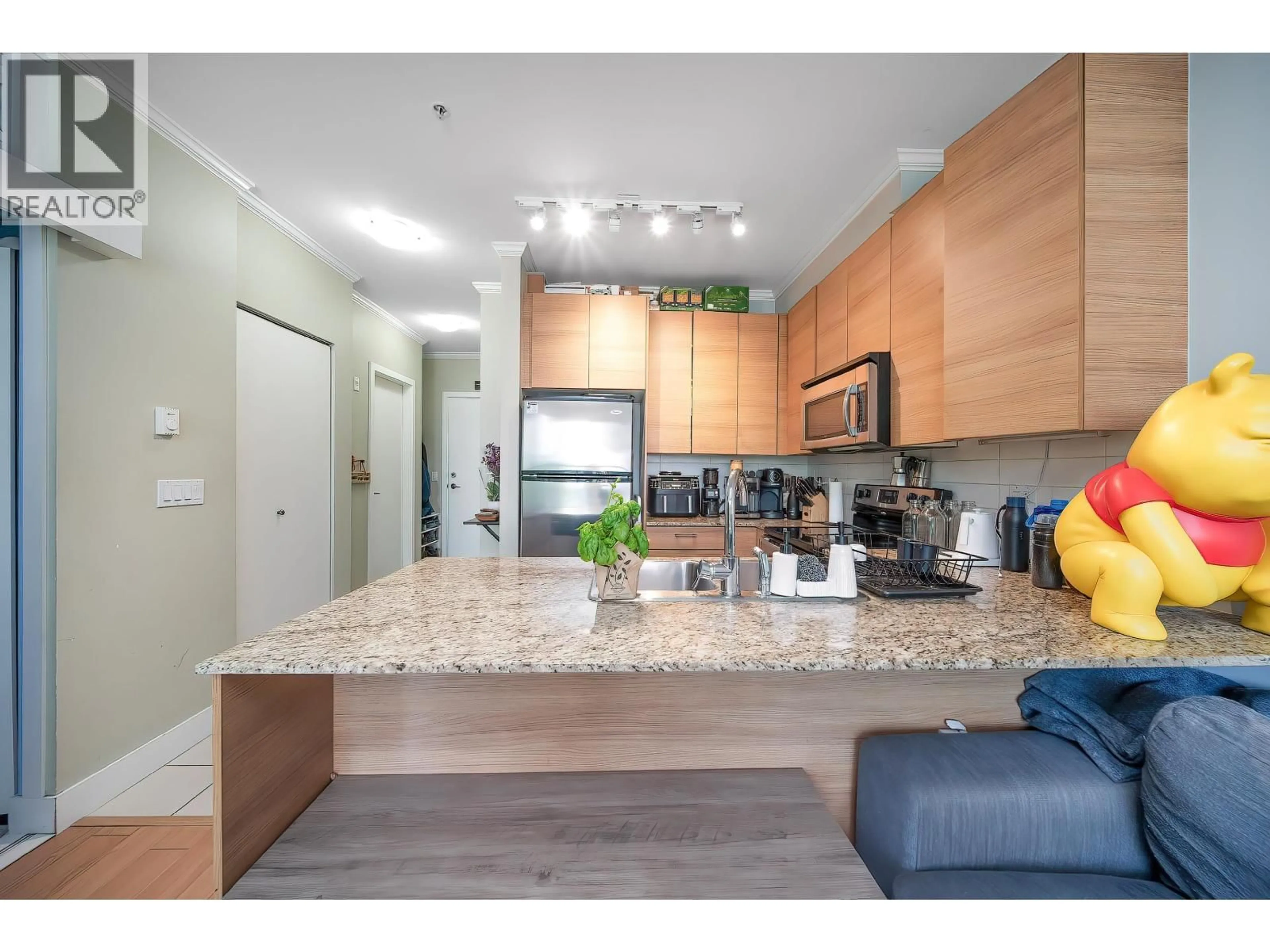 Open concept kitchen, unknown for 214 - 5788 SIDLEY STREET, Burnaby British Columbia V5J5E5