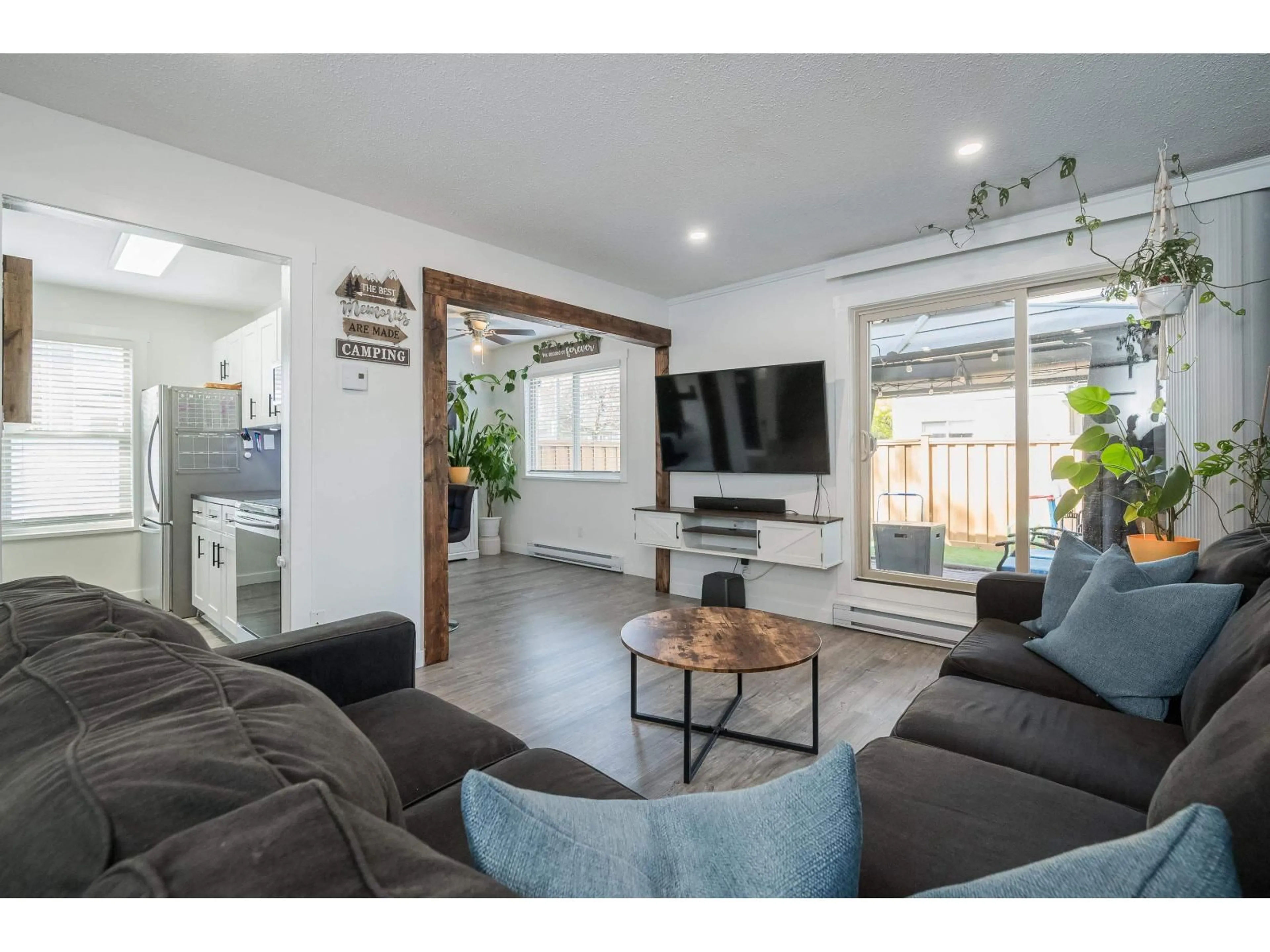 Living room with furniture, unknown for 170 - 27456 32 AVENUE, Langley British Columbia V4W3P3