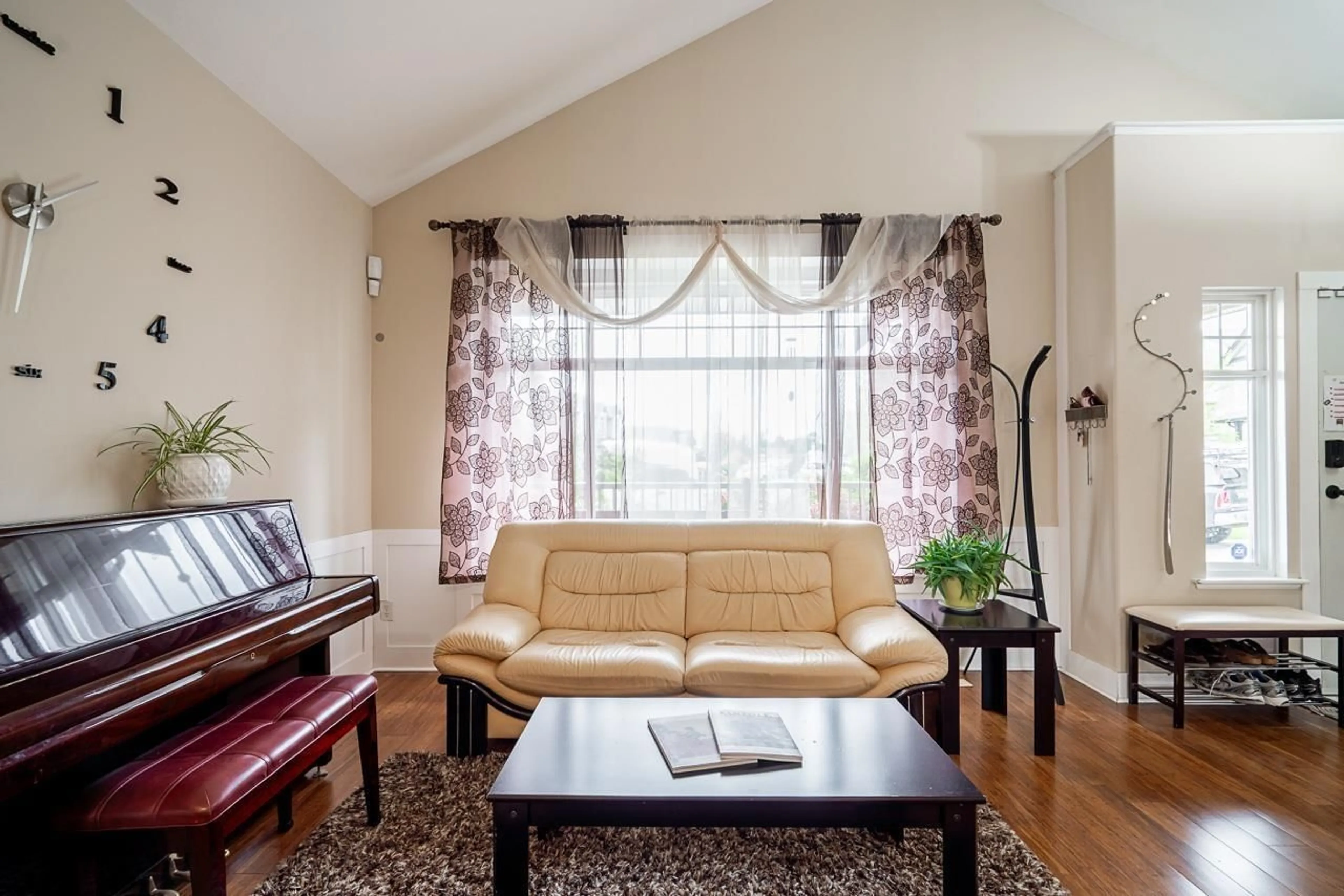 Living room with furniture, unknown for 35496 STRATHCONA COURT, Abbotsford British Columbia V3G3A2