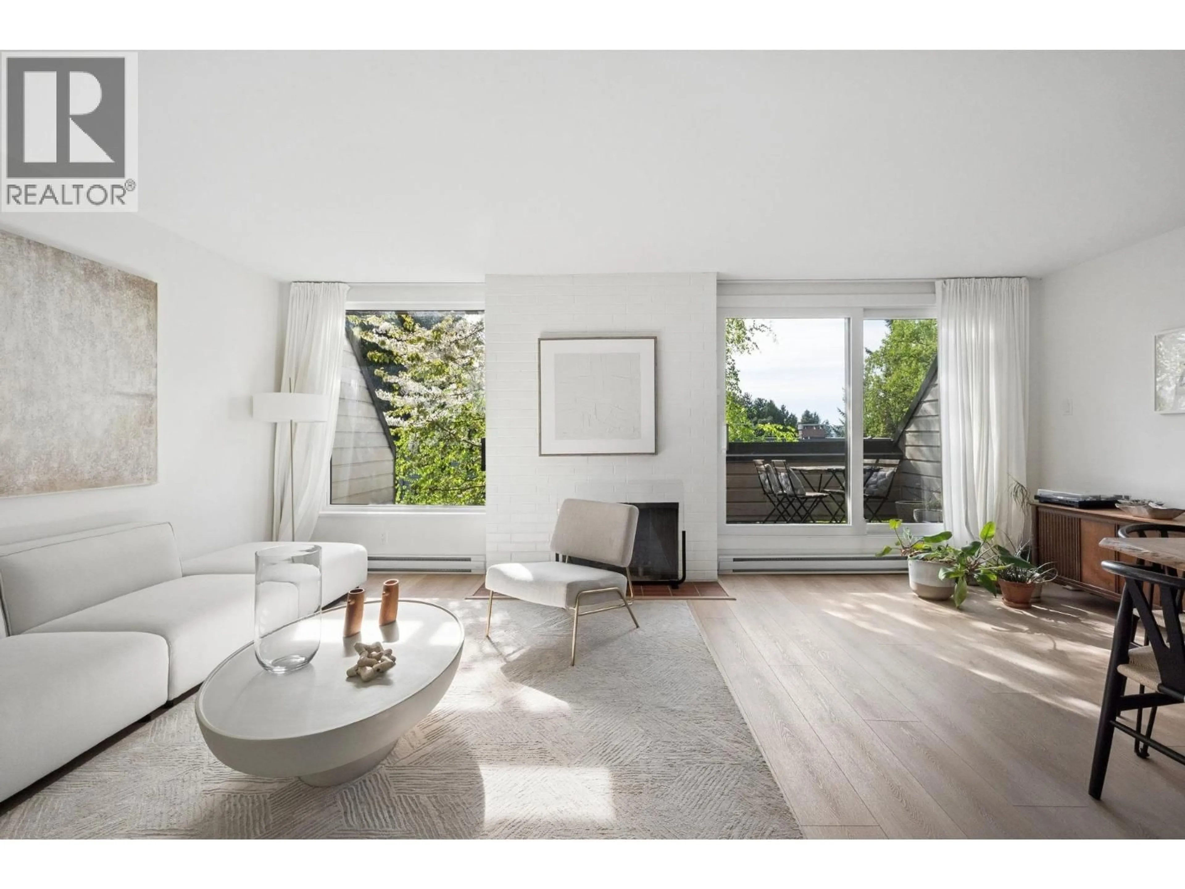 Living room with furniture, unknown for 3951 SPRINGTREE DRIVE, Vancouver British Columbia V6L3E2