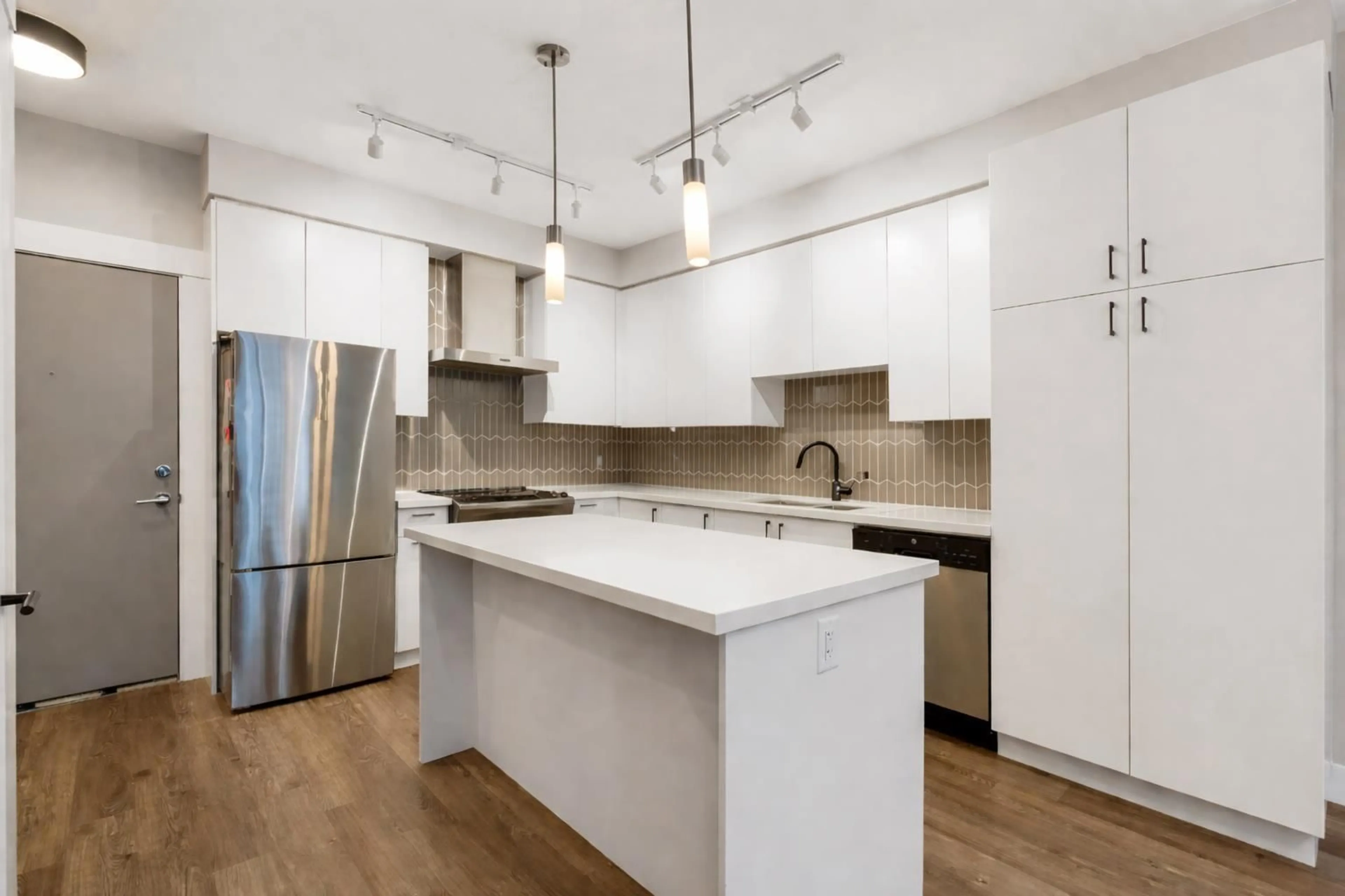 Open concept kitchen, unknown for B208 - 20838 78B AVENUE, Langley British Columbia V2Y3M2