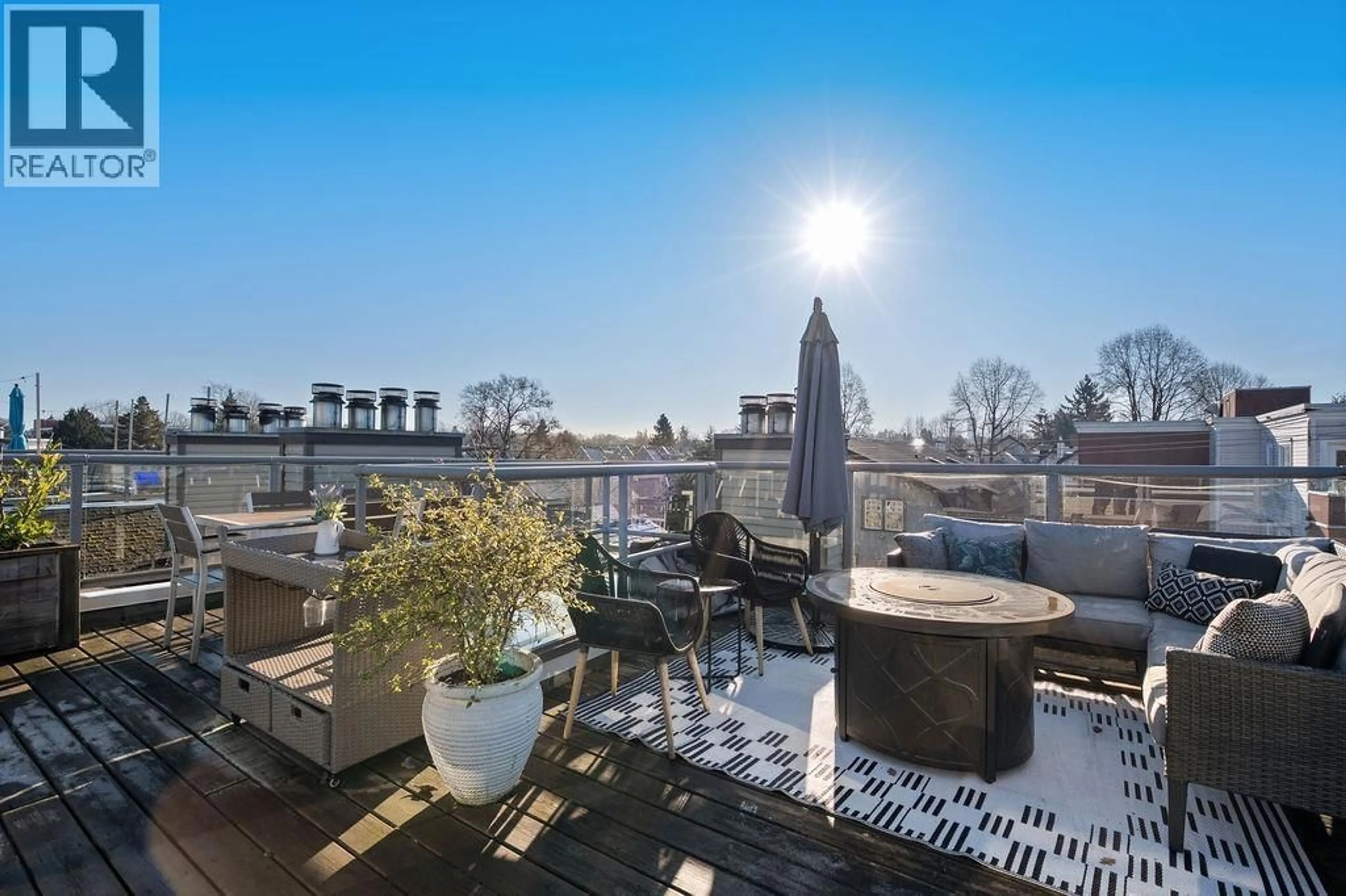 Patio, city buildings view from balcony for 404 - 888 13TH AVENUE, Vancouver British Columbia V5Z1P2