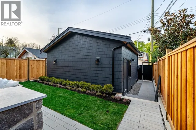 2 - 3345 13TH AVENUE, Vancouver 5