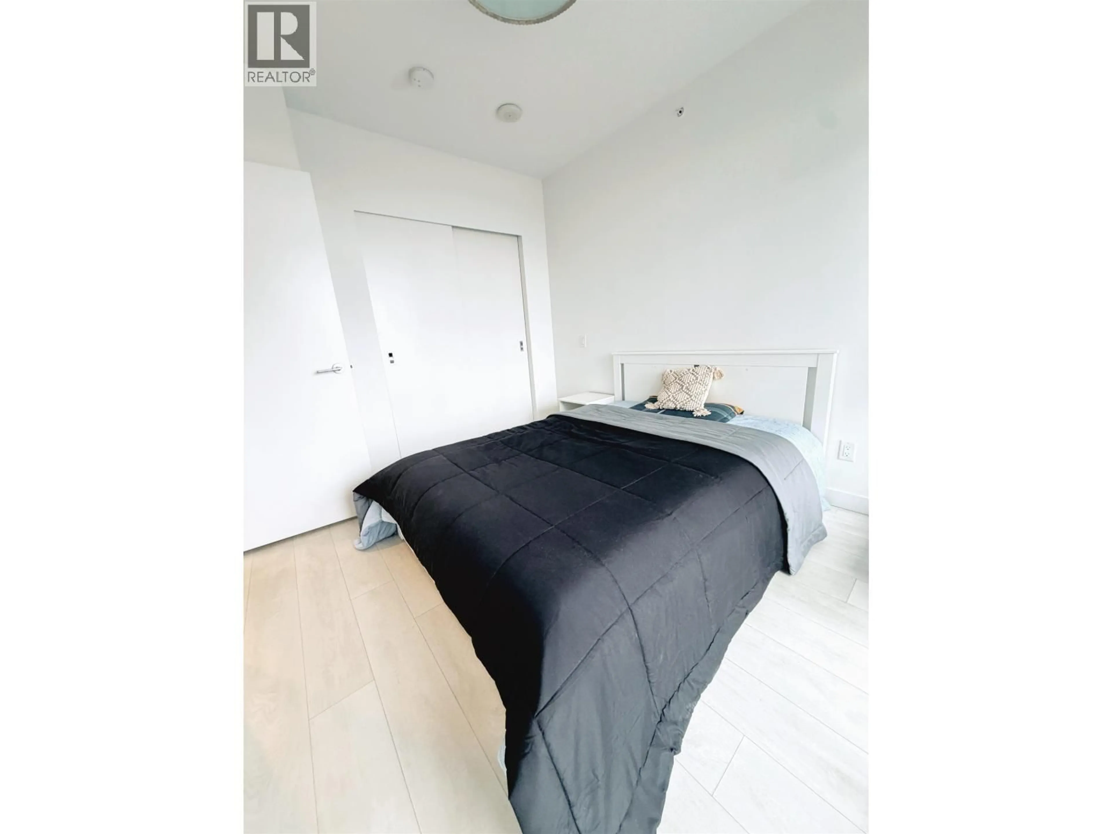 A pic of a room for 1611 - 6098 STATION STREET, Burnaby British Columbia V5H0H4