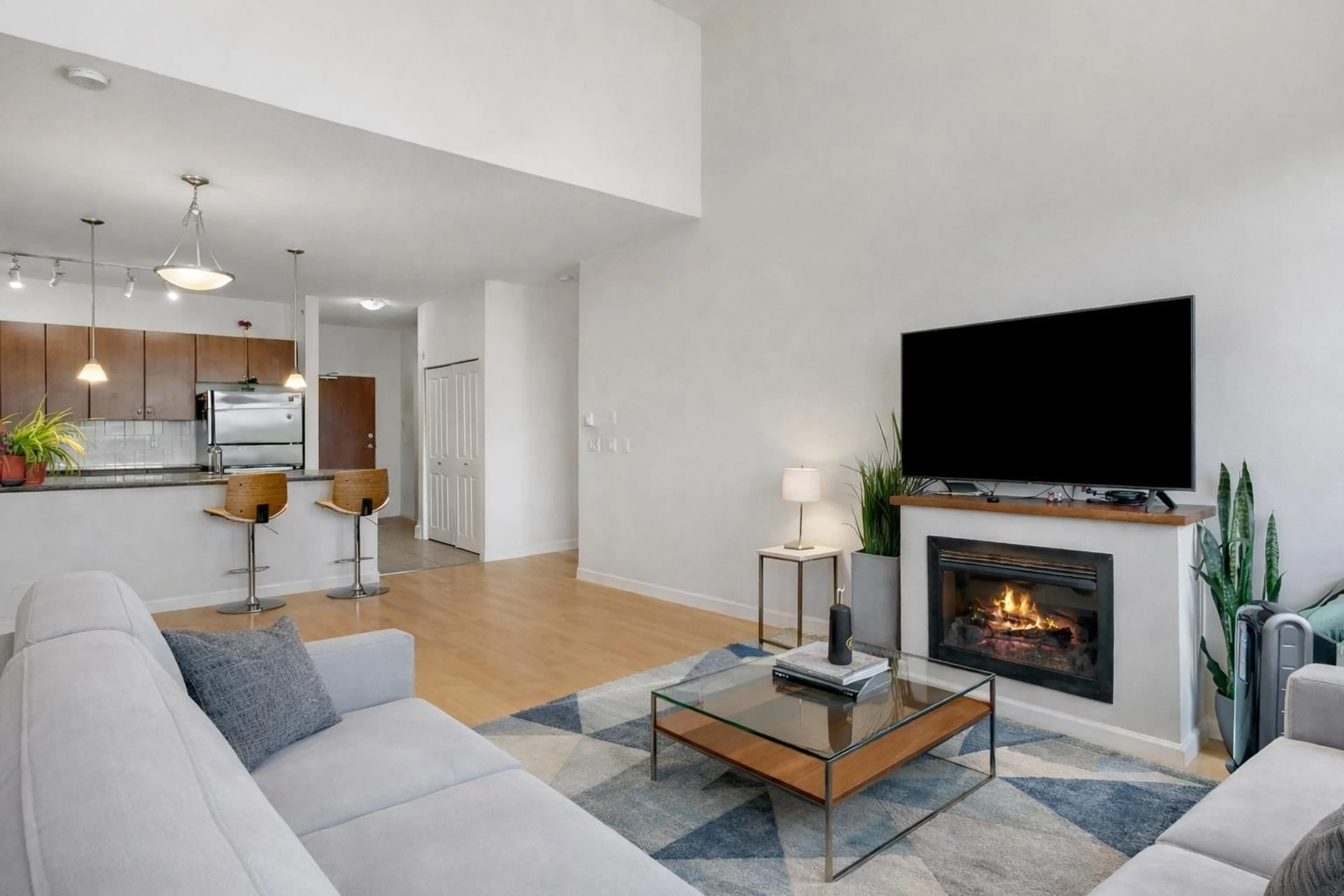 Living room with furniture, unknown for 415 - 10180 153 STREET, Surrey British Columbia V3R0B5