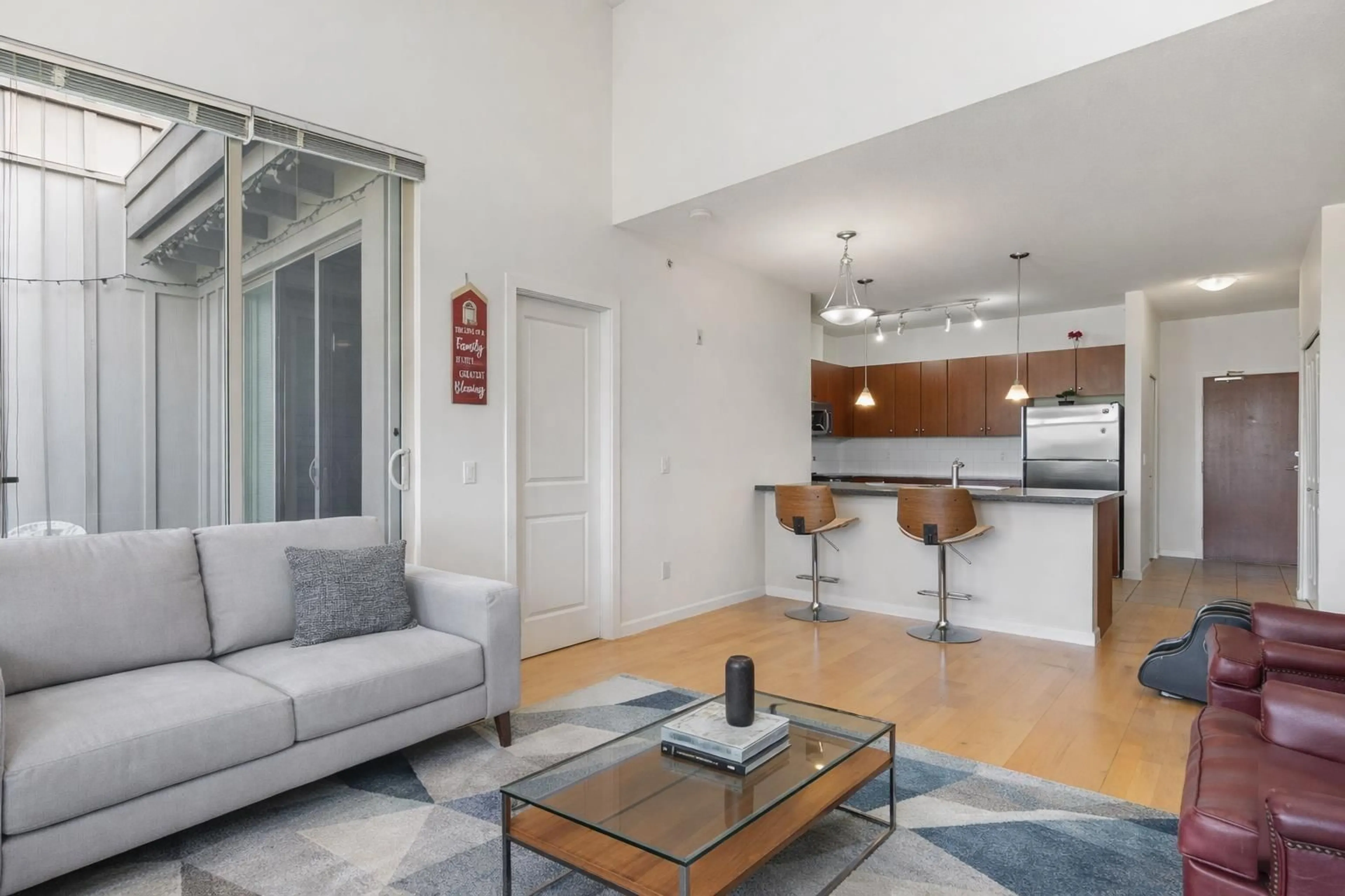 Living room with furniture, unknown for 415 - 10180 153 STREET, Surrey British Columbia V3R0B5