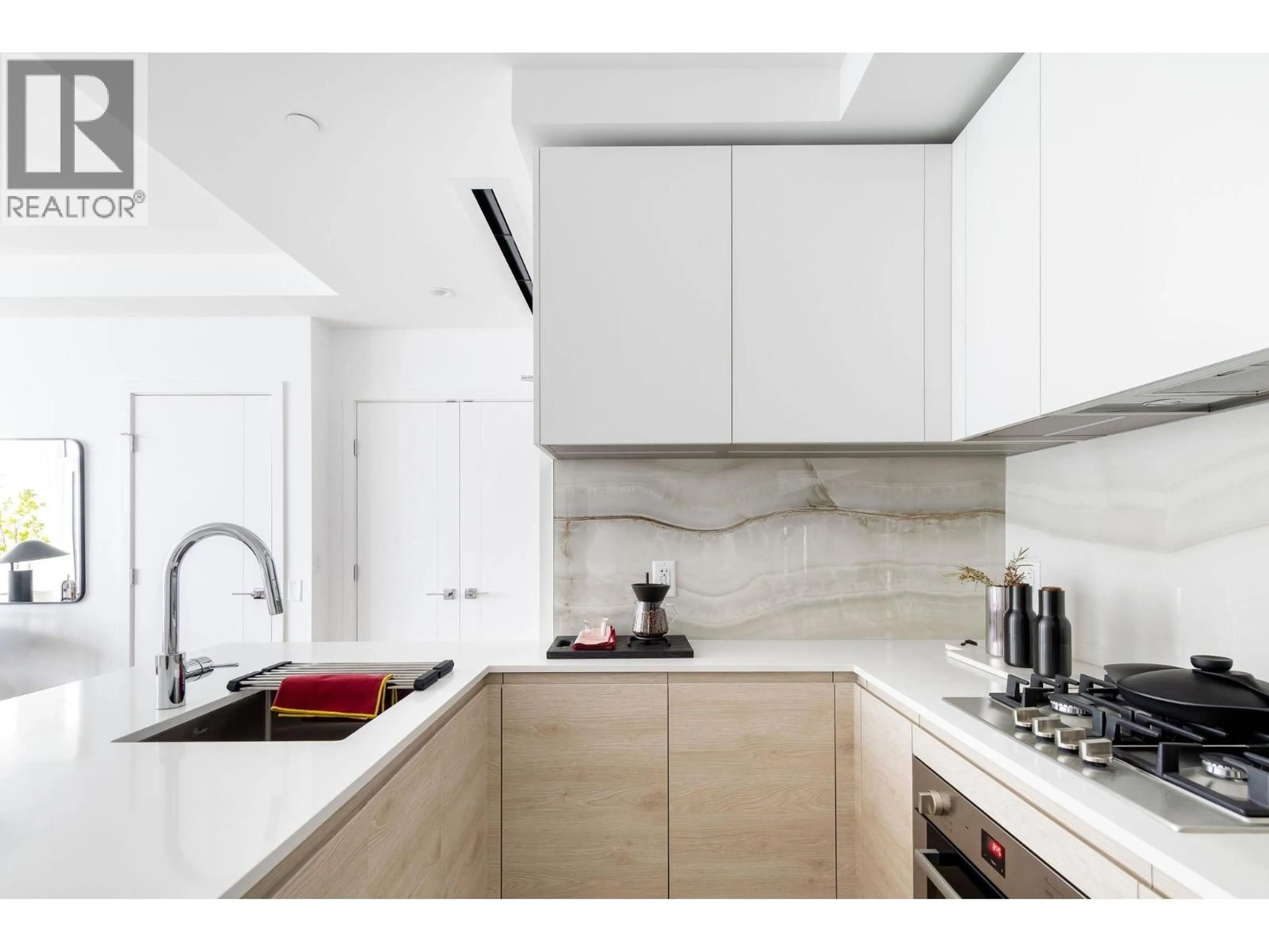 Contemporary kitchen, ceramic/tile floor for 3406 - 680 QUAYSIDE DRIVE, New Westminster British Columbia V3M0P2