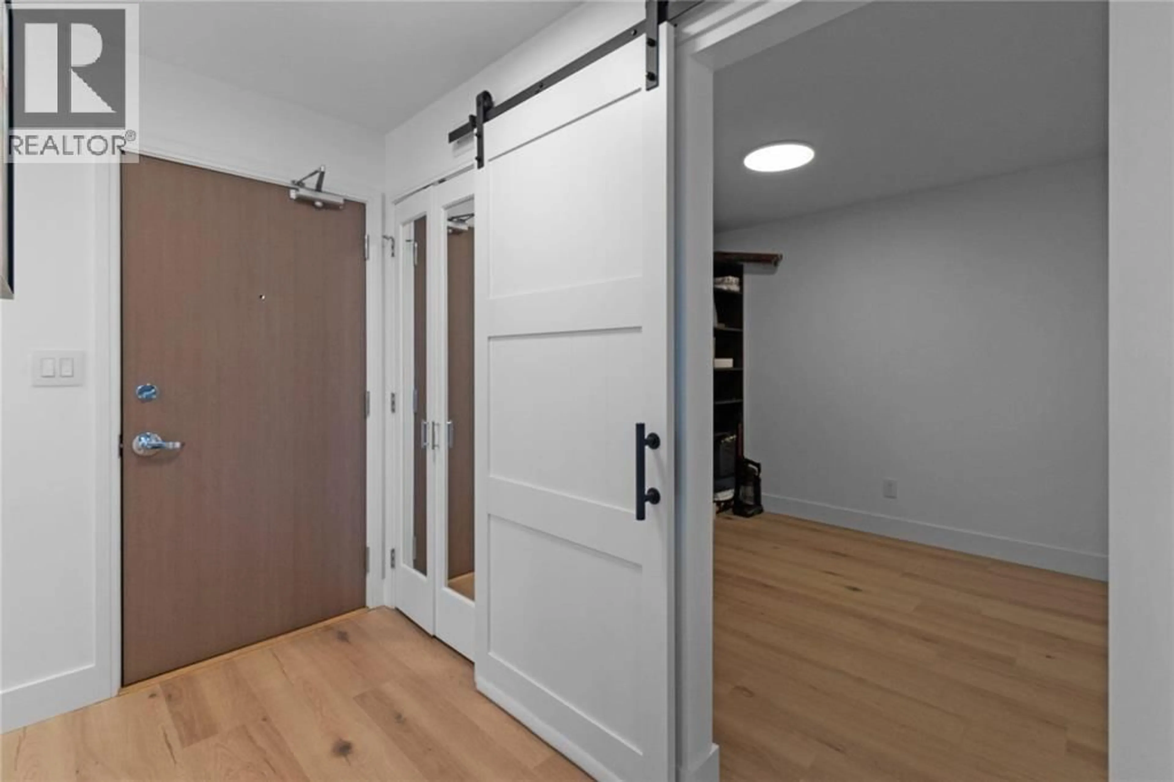 Indoor entryway for 1102 - 4400 BUCHANAN STREET, Burnaby British Columbia V5C0E3