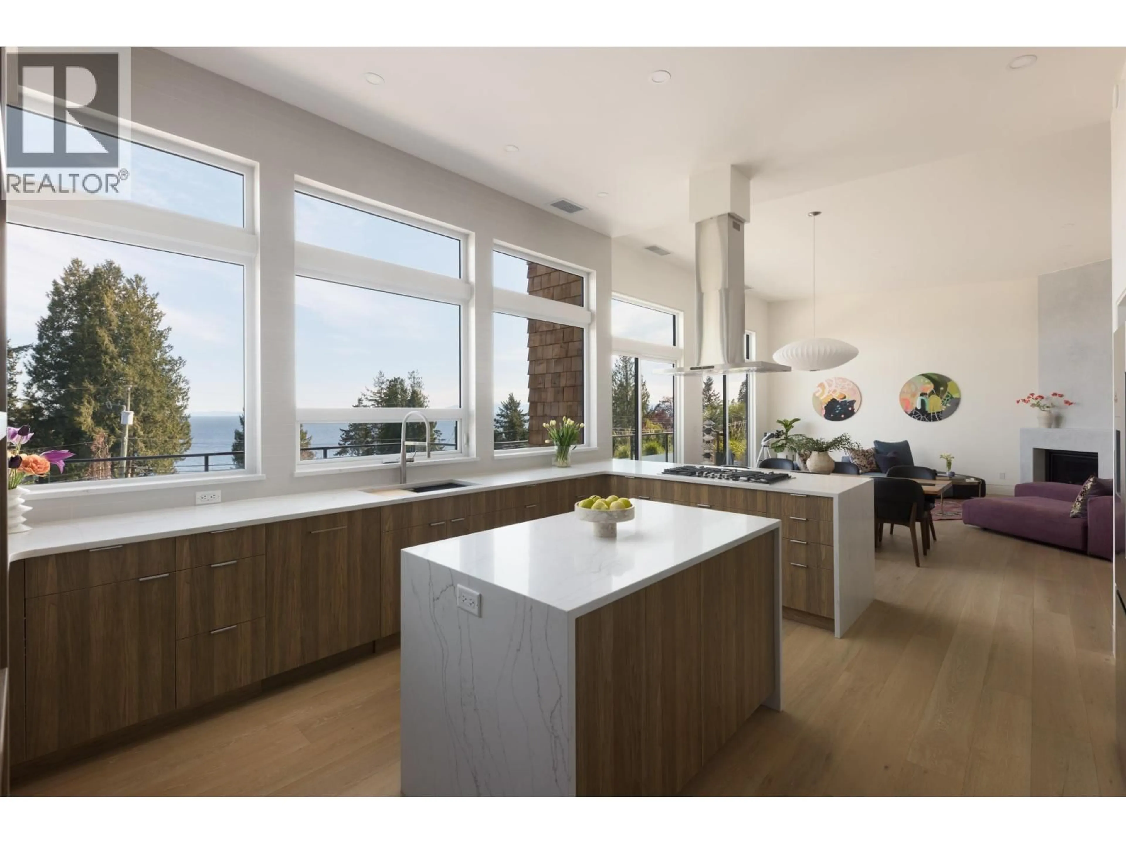 Open concept kitchen, unknown for 980 GOWER POINT ROAD, Gibsons British Columbia V0N1V3