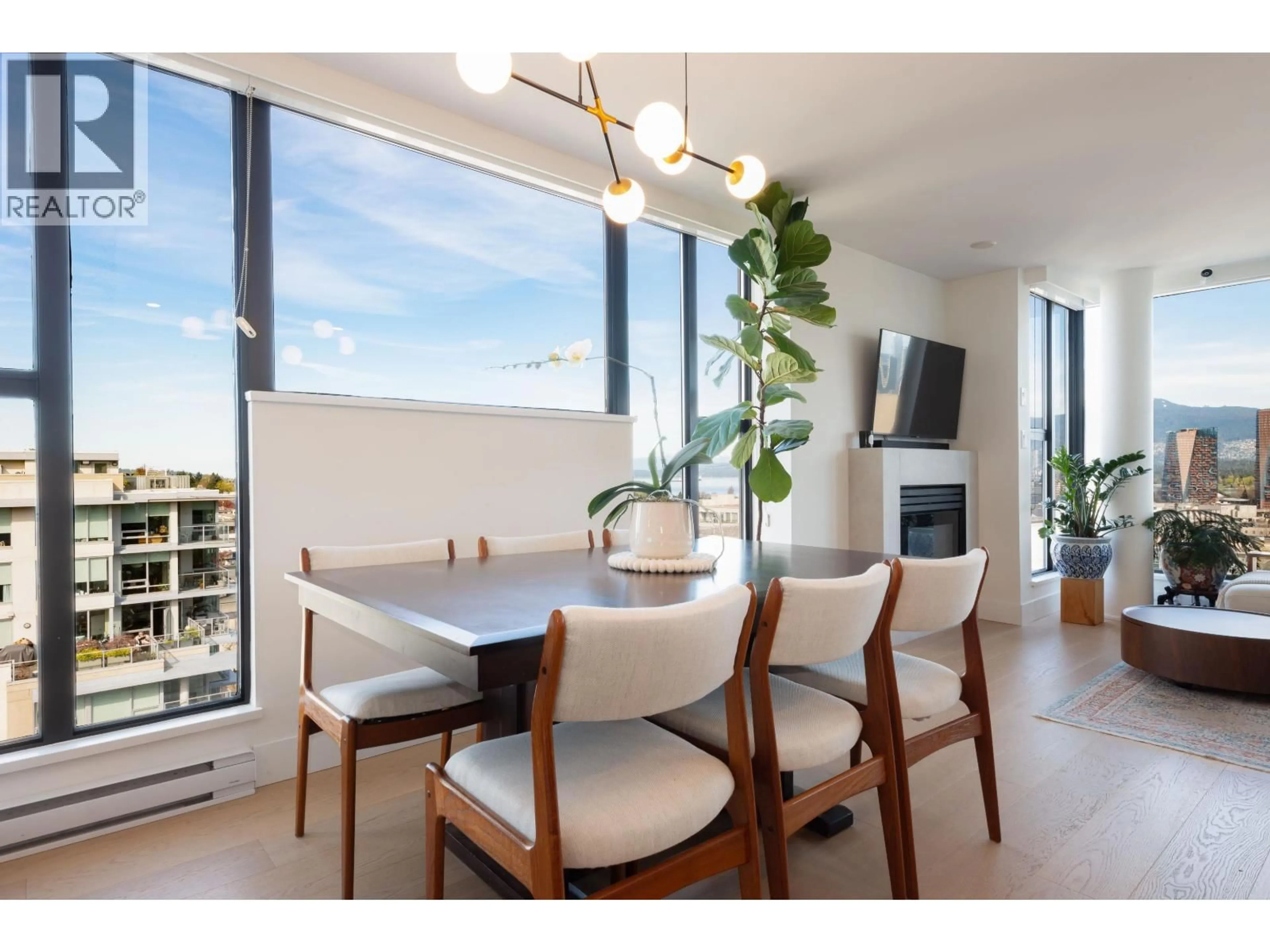 Dining room, wood/laminate floor for 1101 - 1633 8TH AVENUE, Vancouver British Columbia V6J5H7