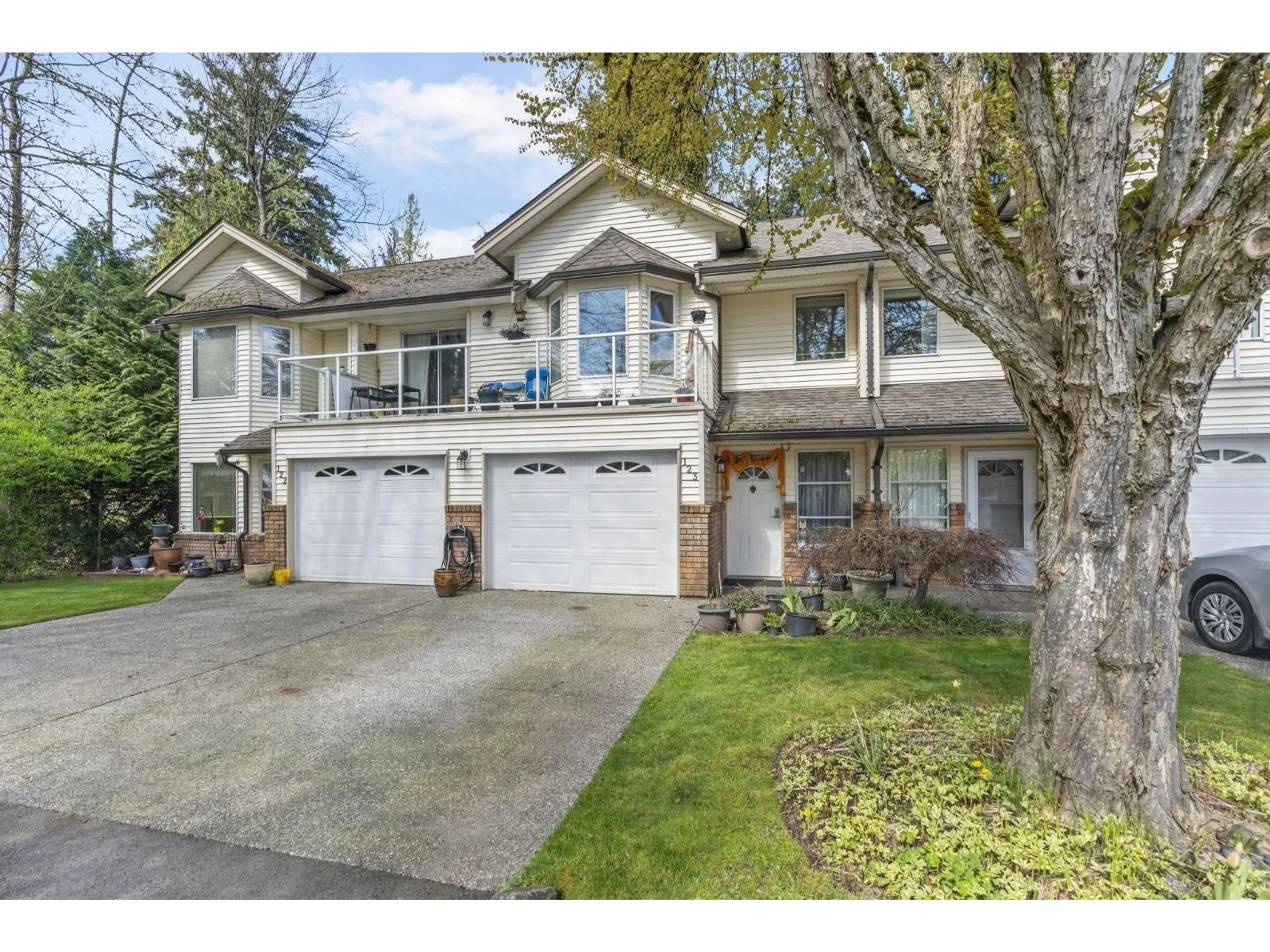 Home with vinyl exterior material, street for 123 - 6841 138 STREET, Surrey British Columbia V3W0A7