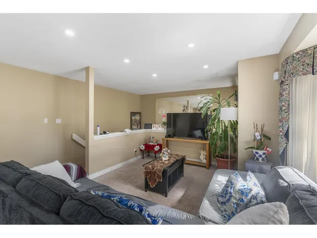 123 - 6841 138 STREET, Surrey 5