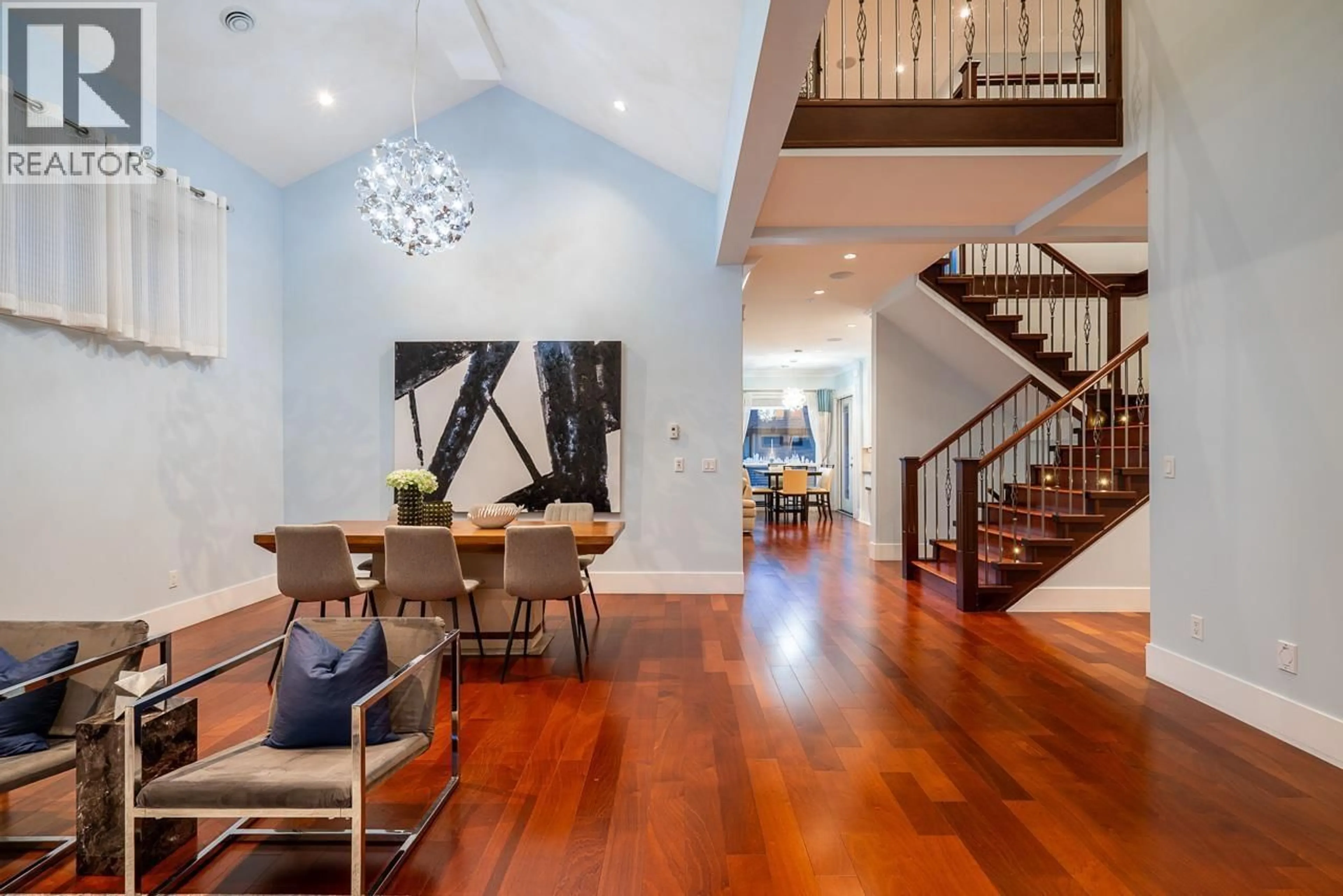 Indoor foyer for 4669 NORTHVIEW COURT, Burnaby British Columbia V5H1E4